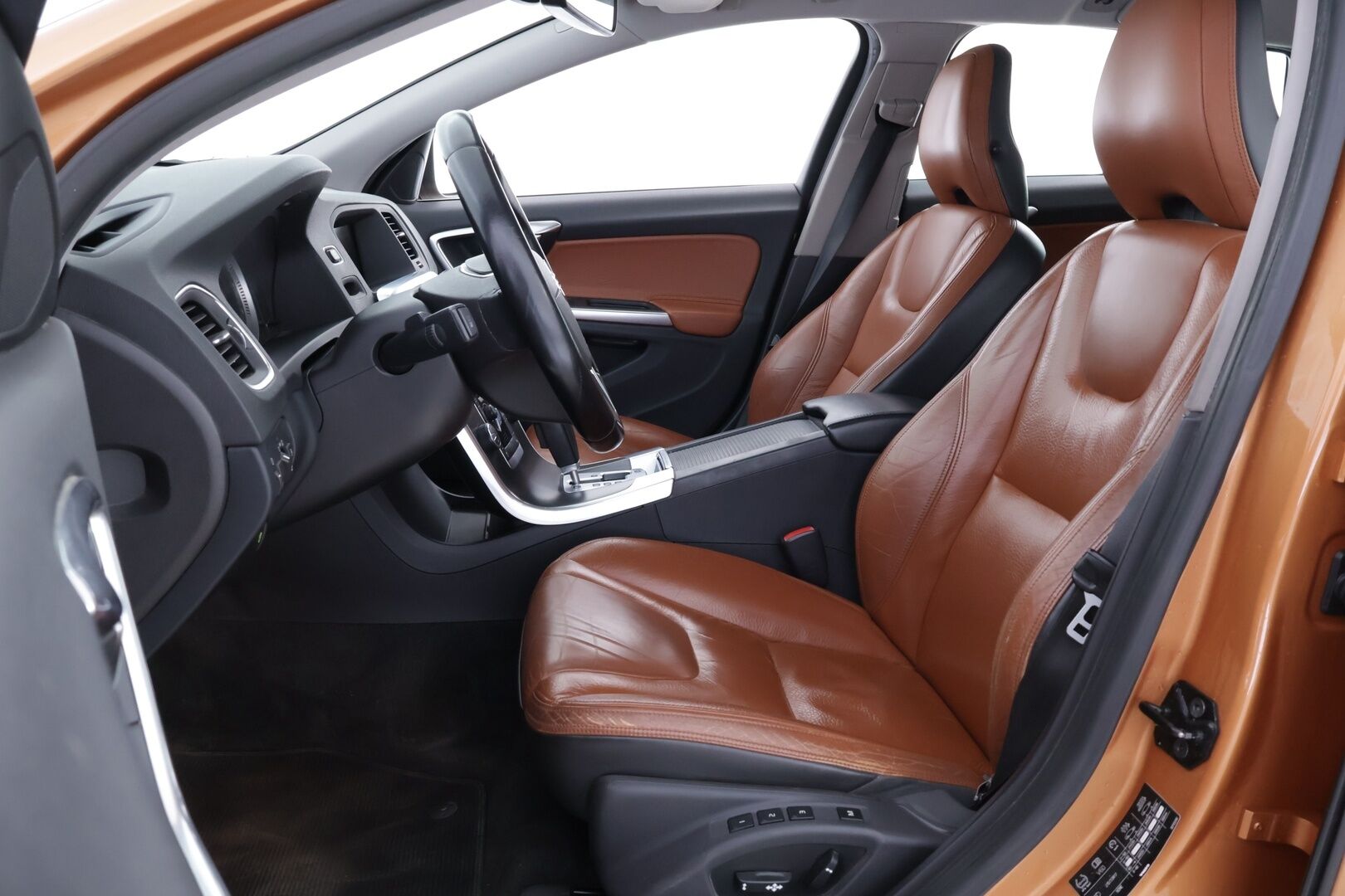 Volvo V60 2011 D5 AWD Summum aut MYYDÄÄN HUUTOKAUPAT.COM! - MYYDÄÄN HUUTOKAUPAT.COM!