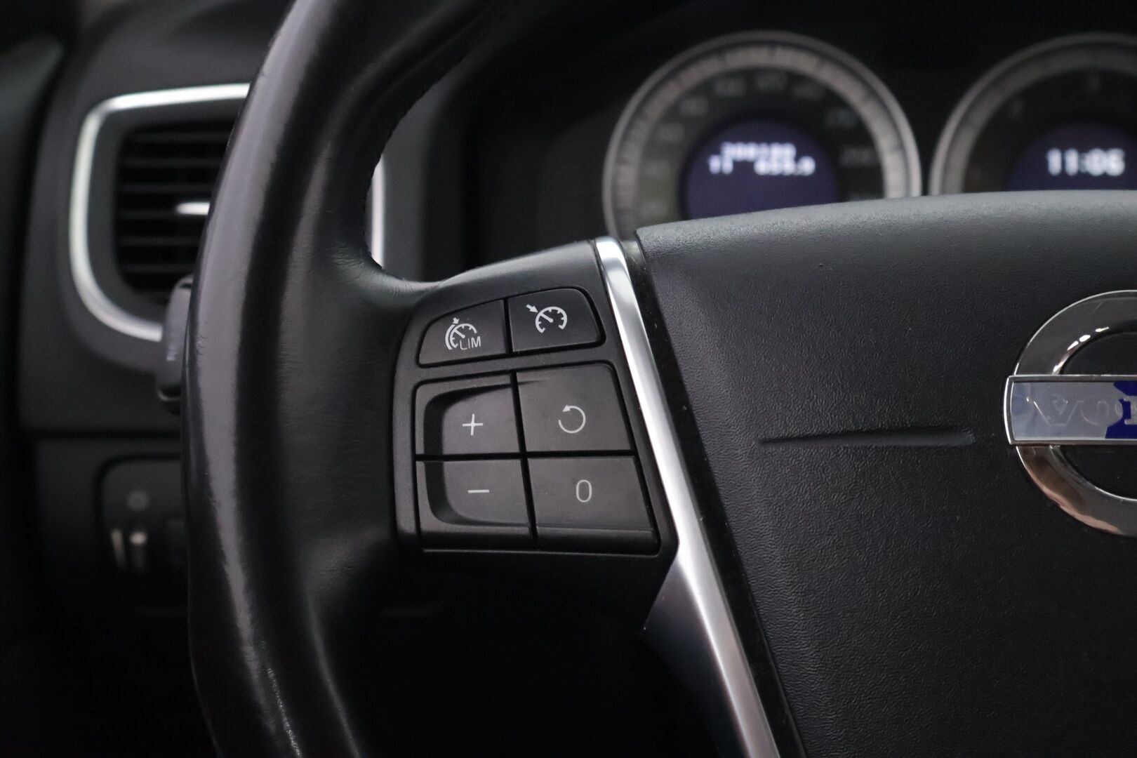 Volvo V60 2011 D5 AWD Summum aut MYYDÄÄN HUUTOKAUPAT.COM! - MYYDÄÄN HUUTOKAUPAT.COM!
