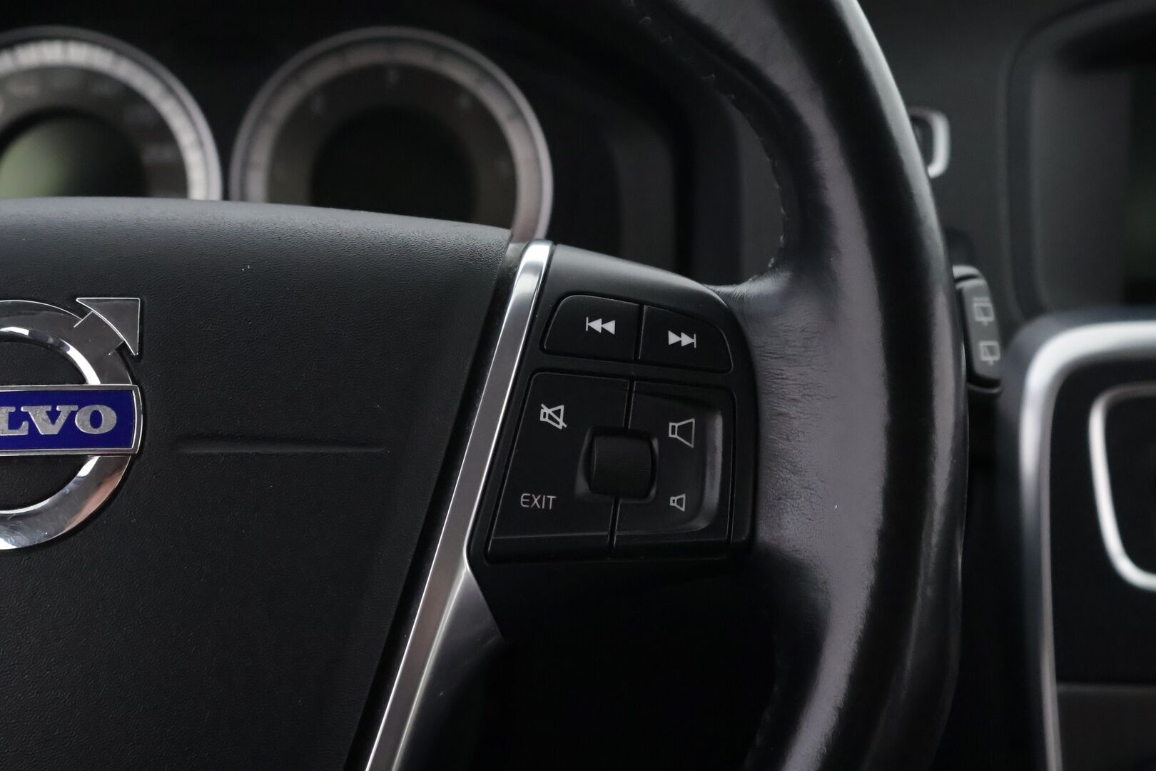 Volvo V60 2011 D5 AWD Summum aut MYYDÄÄN HUUTOKAUPAT.COM! - MYYDÄÄN HUUTOKAUPAT.COM!
