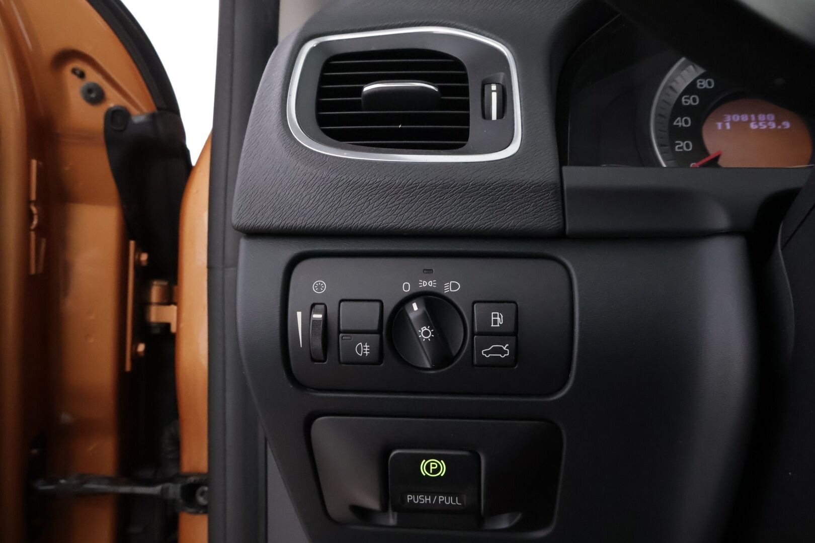 Volvo V60 2011 D5 AWD Summum aut MYYDÄÄN HUUTOKAUPAT.COM! - MYYDÄÄN HUUTOKAUPAT.COM!