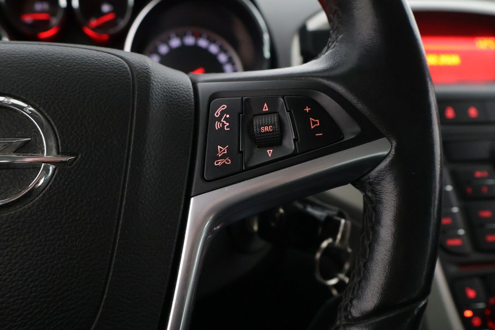 Opel Astra 2011 Sport Tourer Enjoy 1,4 Turbo 103kW AT6 *Yritys Outlet - Myydään vain yrityksille* *Suomi-auto / Vakkari / Tutka / Lohkolämmitin / Vetokoukku* - Myydään yrityksille! Suomi-auto - HULLUT AVAJAISHULINAT KORKOTARJOUS 3,29 %