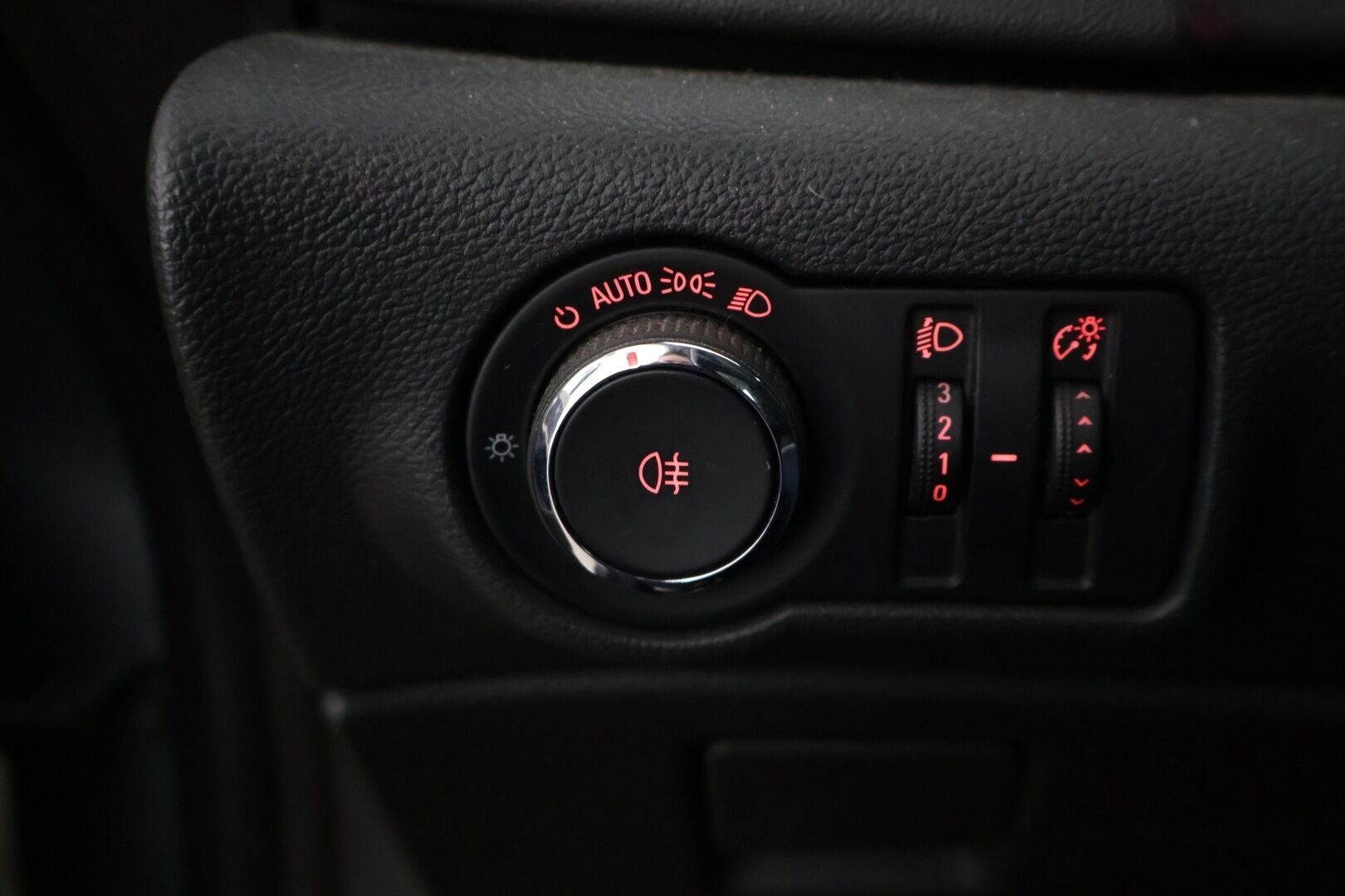 Opel Astra 2011 Sport Tourer Enjoy 1,4 Turbo 103kW AT6 *Yritys Outlet - Myydään vain yrityksille* *Suomi-auto / Vakkari / Tutka / Lohkolämmitin / Vetokoukku* - Myydään yrityksille! Suomi-auto - HULLUT AVAJAISHULINAT KORKOTARJOUS 3,29 %