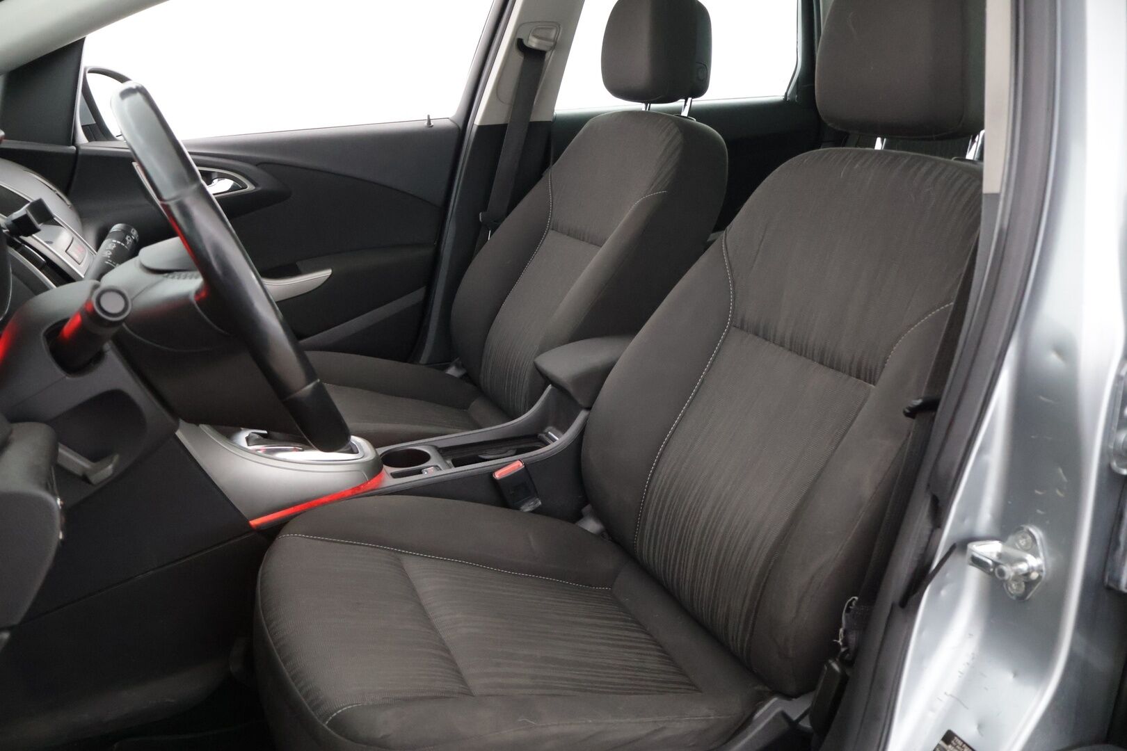 Opel Astra 2011 Sport Tourer Enjoy 1,4 Turbo 103kW AT6 * / Yritys Outlet - Myydään yrityksille / Suomi-auto / Vakkari / Tutka / Lohkolämmitin / Vetokoukku / - Myydään yrityksille