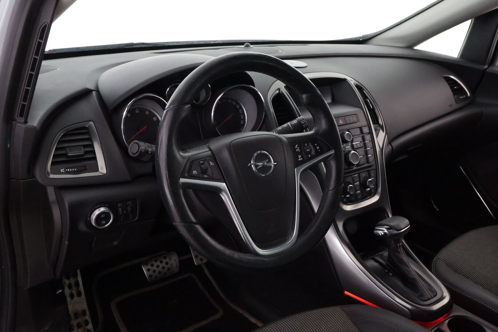 Opel Astra 2011 Sport Tourer Cosmo 1,6 Turbo 132kW AT6 - YritysOutlet - Myydään vain yrityksille - - YritysOutlet - Myydään vain yrityksille