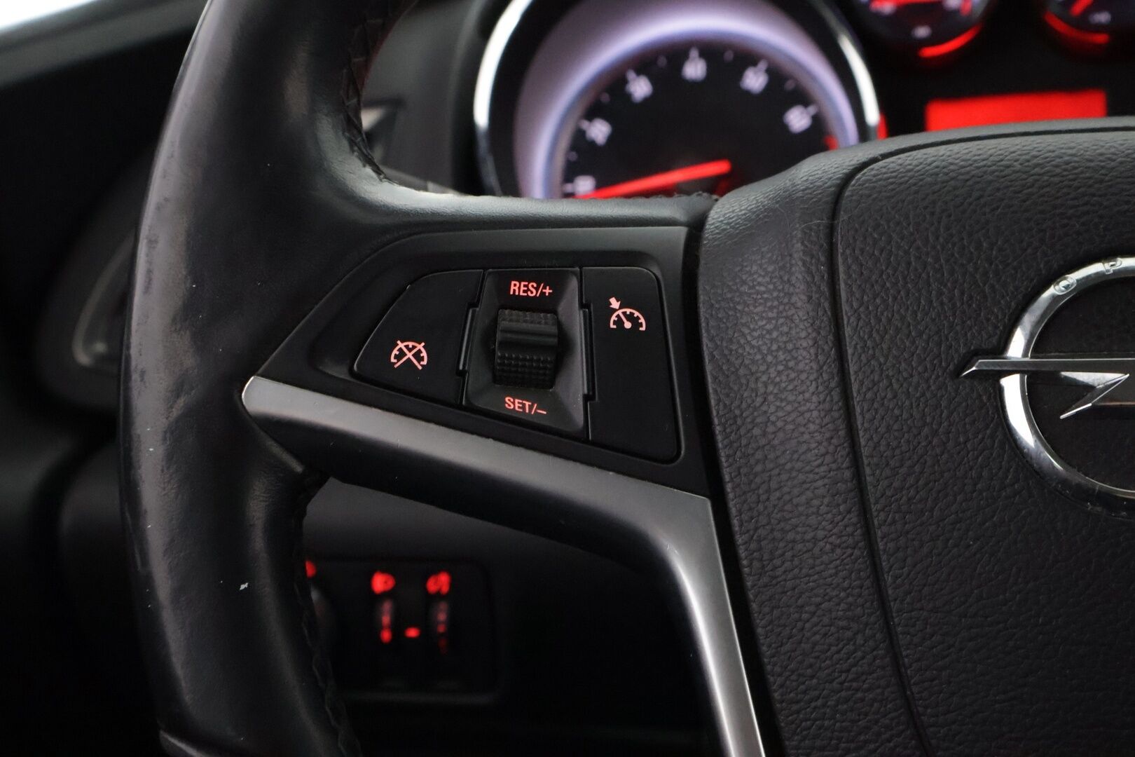 Opel Astra 2011 Sport Tourer Cosmo 1,6 Turbo 132kW AT6 - YritysOutlet - Myydään vain yrityksille - - YritysOutlet - Myydään vain yrityksille