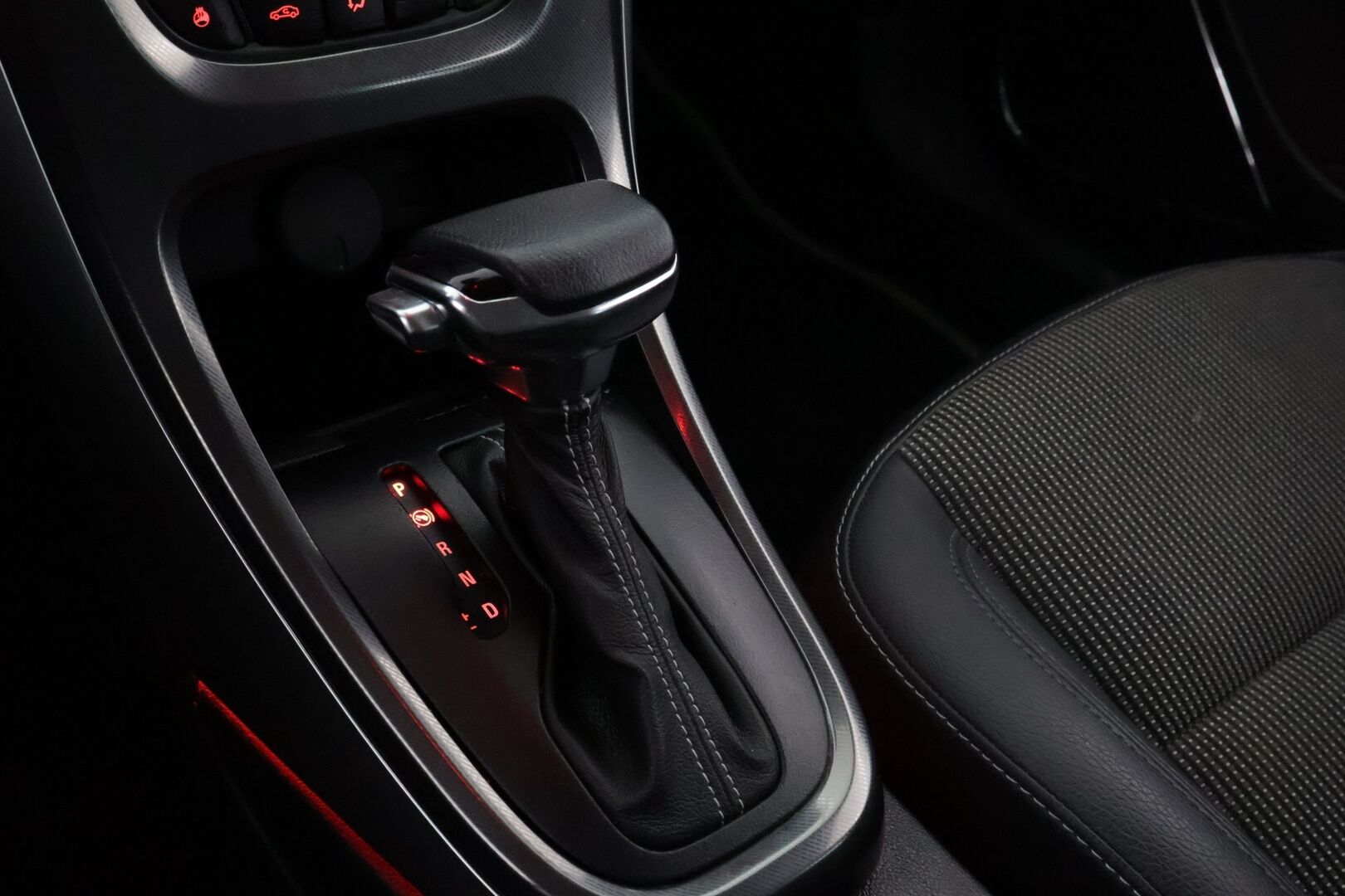 Opel Astra 2011 Sport Tourer Cosmo 1,6 Turbo 132kW AT6 - YritysOutlet - Myydään vain yrityksille - - YritysOutlet - Myydään vain yrityksille