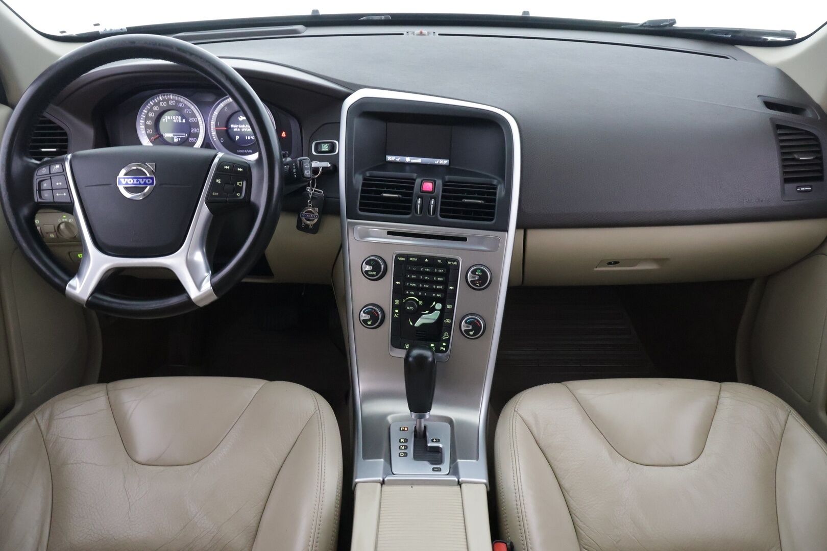 Volvo XC60 2010 D5 AWD Summum Business aut ** YritysOutlet - Myydään vain yrityksille ** ACC / Koukku / Webasto / Sähköpenkit / BLIS - ** Katso varusteet / Juuri katsastettu **