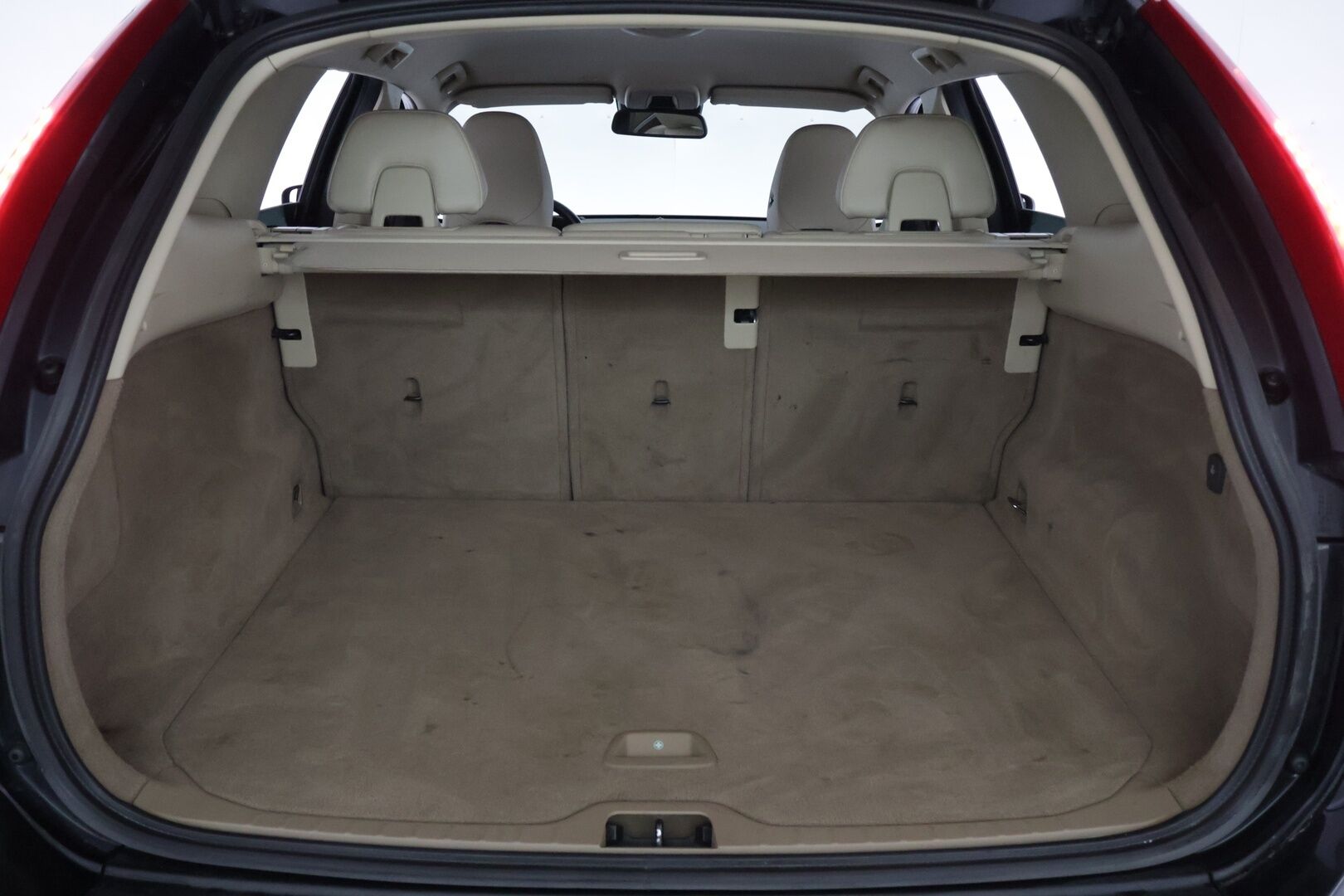 Volvo XC60 2010 D5 AWD Summum Business aut ** YritysOutlet - Myydään vain yrityksille ** ACC / Koukku / Webasto / Sähköpenkit / BLIS - ** Katso varusteet / Juuri katsastettu **