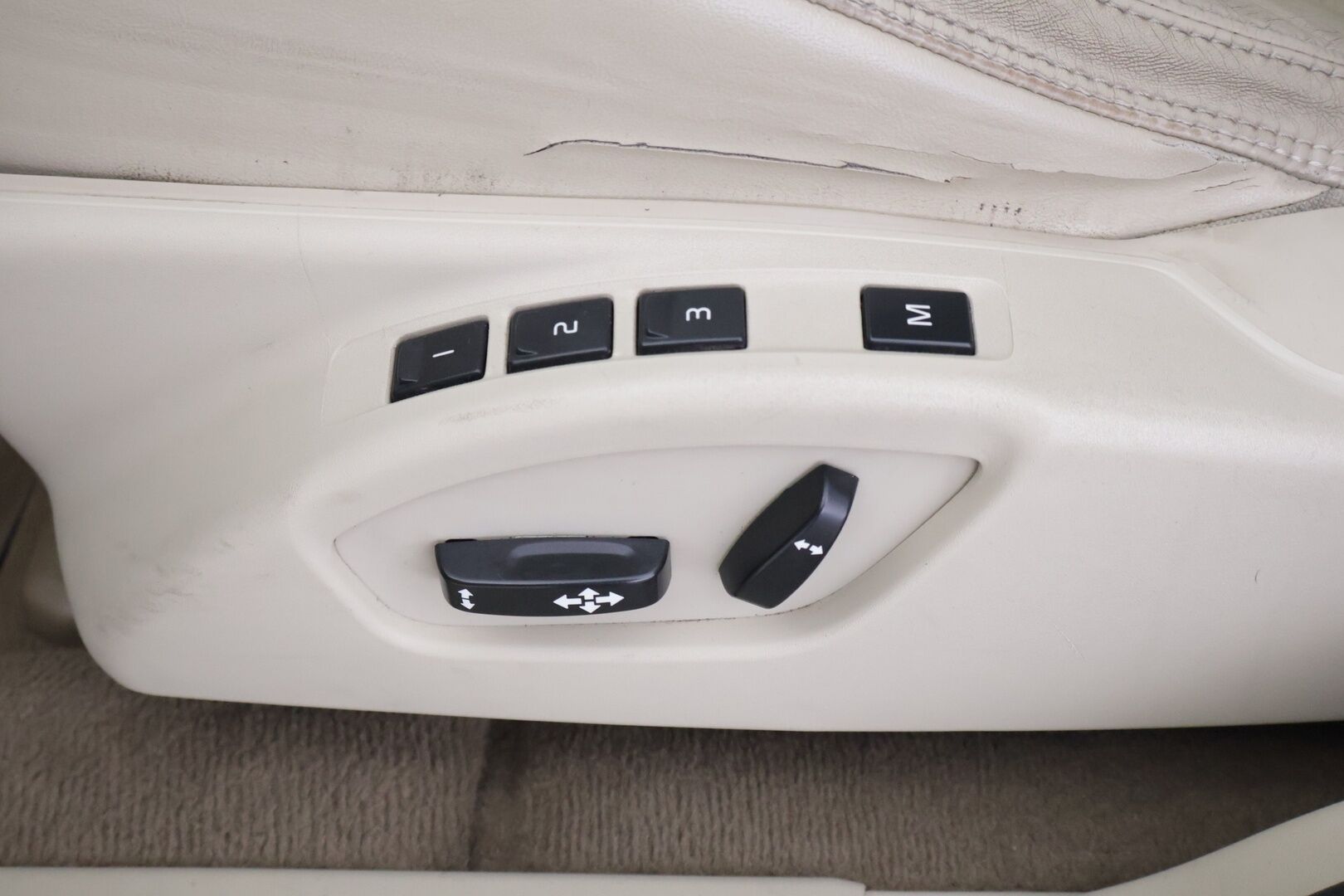 Volvo XC60 2010 D5 AWD Summum Business aut ** YritysOutlet - Myydään vain yrityksille ** ACC / Koukku / Webasto / Sähköpenkit / BLIS - ** Katso varusteet / Juuri katsastettu **