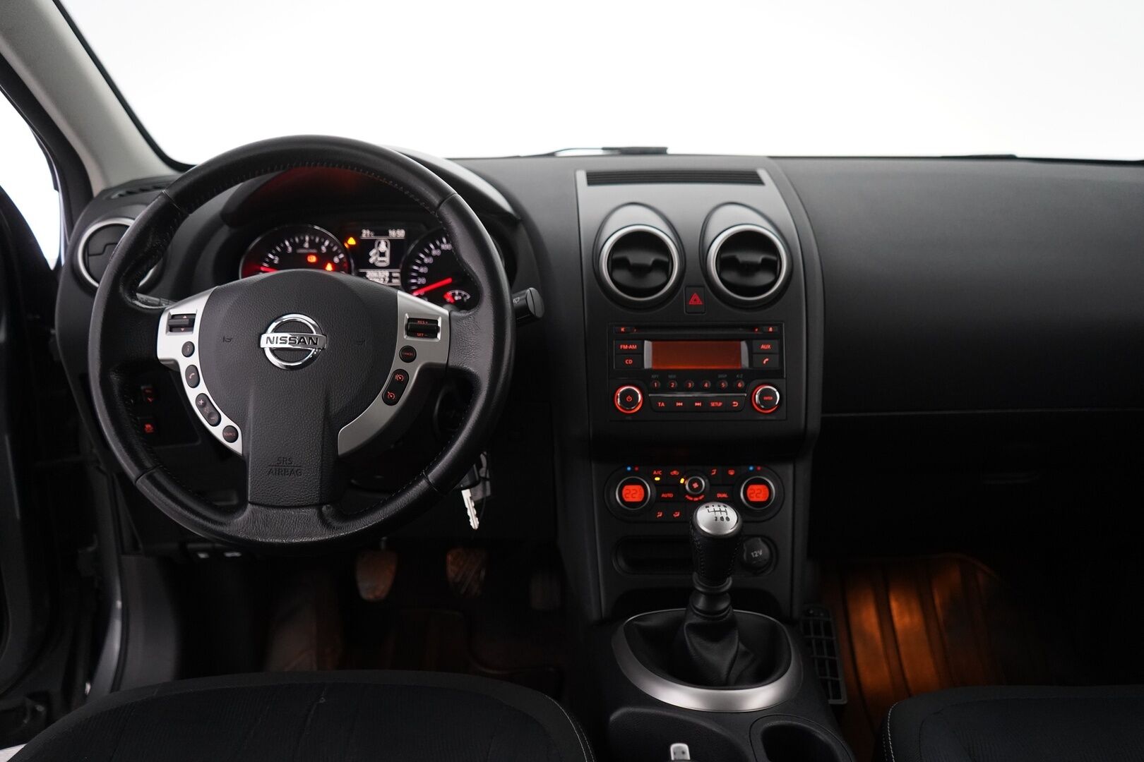 Nissan Qashqai 2011 2,0L Acenta 2WD 6M/T MY11 *Lohkolämmitin / Vakkari / Koukku / Metalliväri* - Suomi-auto / Kahdet alumiinivanteet / Viimeisin huolto 05/25!