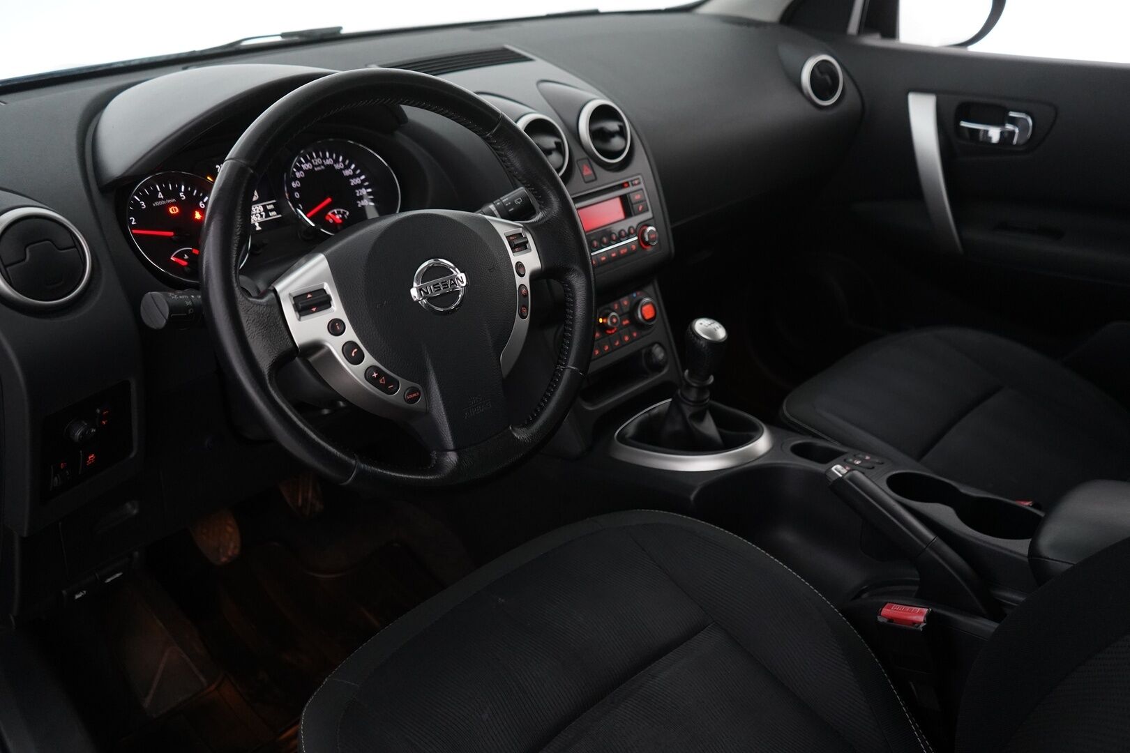 Nissan Qashqai 2011 2,0L Acenta 2WD 6M/T MY11 *Lohkolämmitin / Vakkari / Koukku / Metalliväri* - Suomi-auto / Kahdet alumiinivanteet / Viimeisin huolto 05/25!