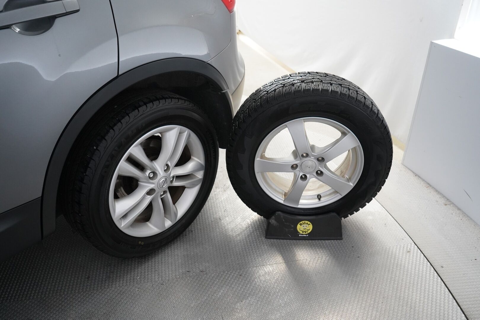 Nissan Qashqai 2011 2,0L Acenta 2WD 6M/T MY11 *Lohkolämmitin / Vakkari / Koukku / Metalliväri* - Suomi-auto / Kahdet alumiinivanteet / Viimeisin huolto 05/25!