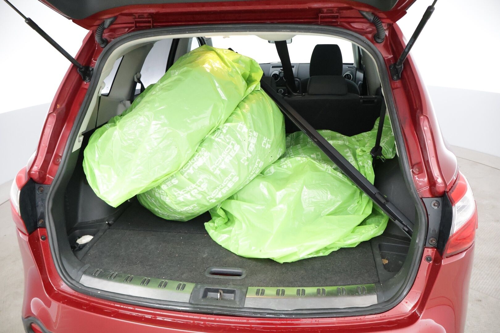 Nissan Qashqai+2 2011 1,6L Visia 2WD 5MT MY10 *YritysOutlet - Myydään vain yrityksille* - *YritysOutlet - Myydään vain yrityksille* / Varusteet ja lisätiedot tulossa!