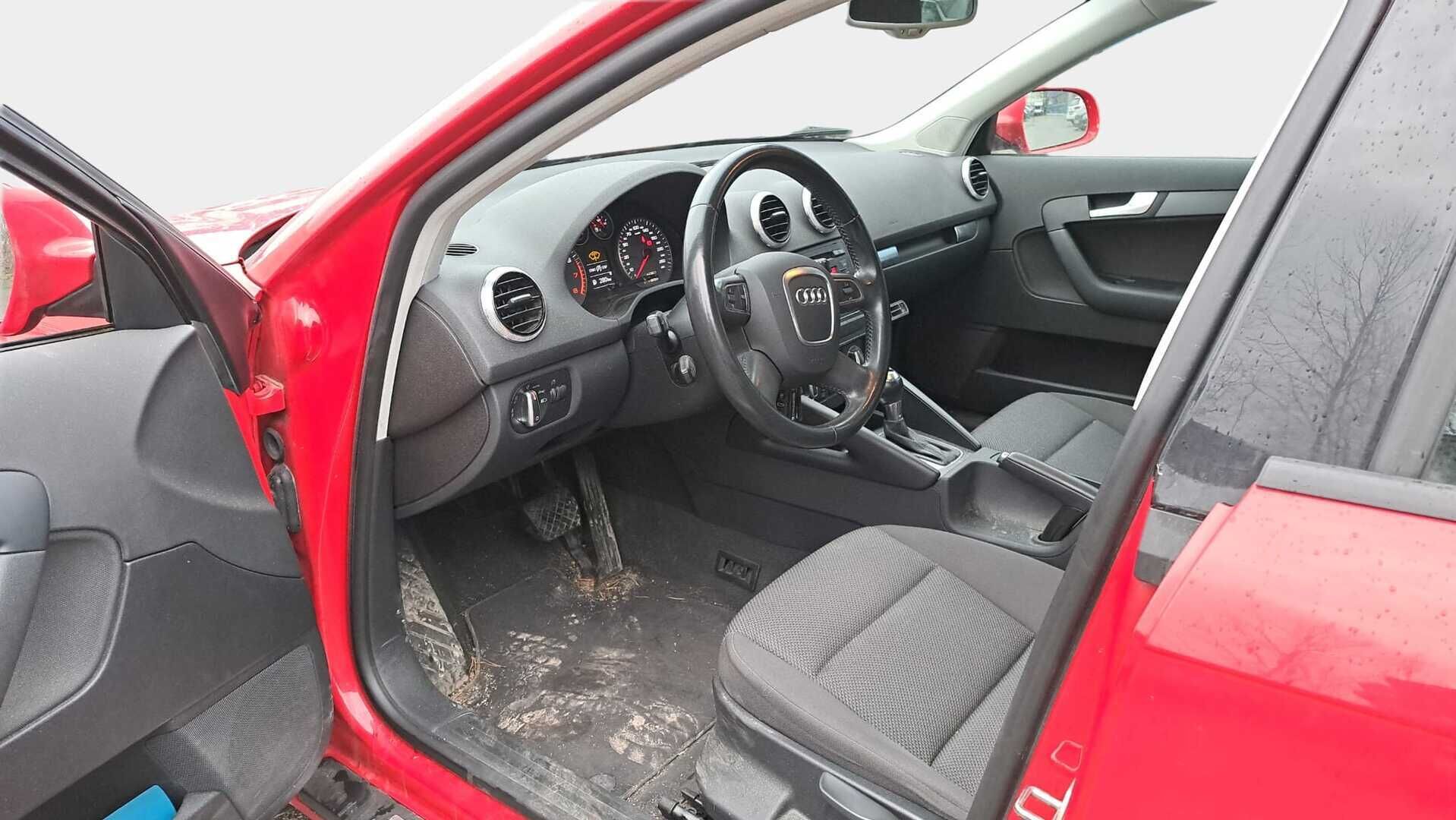 Audi A3 2011 Sportback Attraction 1,4 TFSI 92 kW S tronic Start-Stop S line Business * Koukku / Vakkari / Sisätila lämmitin / Lohko* - Peruutus tutkat takana / Suomi-auto - HULLU BLACKWEEK KORKOTARJOUS 2,49%