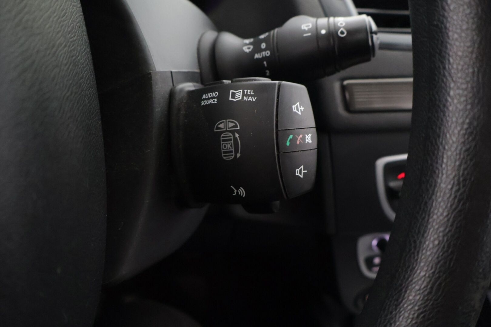 Renault Megane 2011 Sport Tourer Expression 1,5 dCi 110hv FAP aut 6-v EDC - YritysOutlet - Myydään vain yrityksille - *Suomi-auto / Peruutustutka takana / Jälkiasennettu webasto/eberi / Navigointi / 2x renkaat & alumiinivanteet*