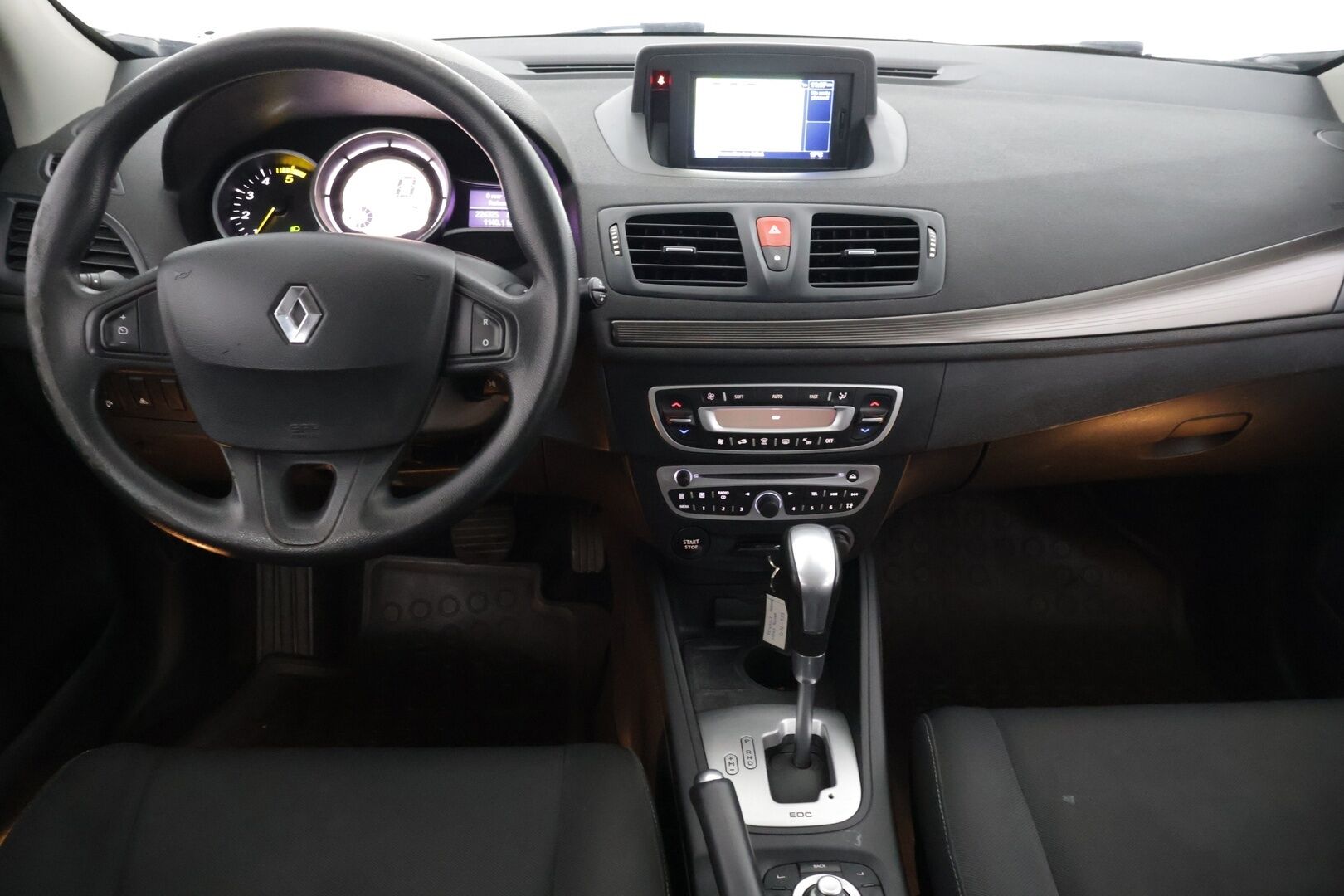 Renault Megane 2011 Sport Tourer Expression 1,5 dCi 110hv FAP aut 6-v EDC - YritysOutlet - Myydään vain yrityksille - *Suomi-auto / Peruutustutka takana / Jälkiasennettu webasto/eberi / Navigointi / 2x renkaat & alumiinivanteet*