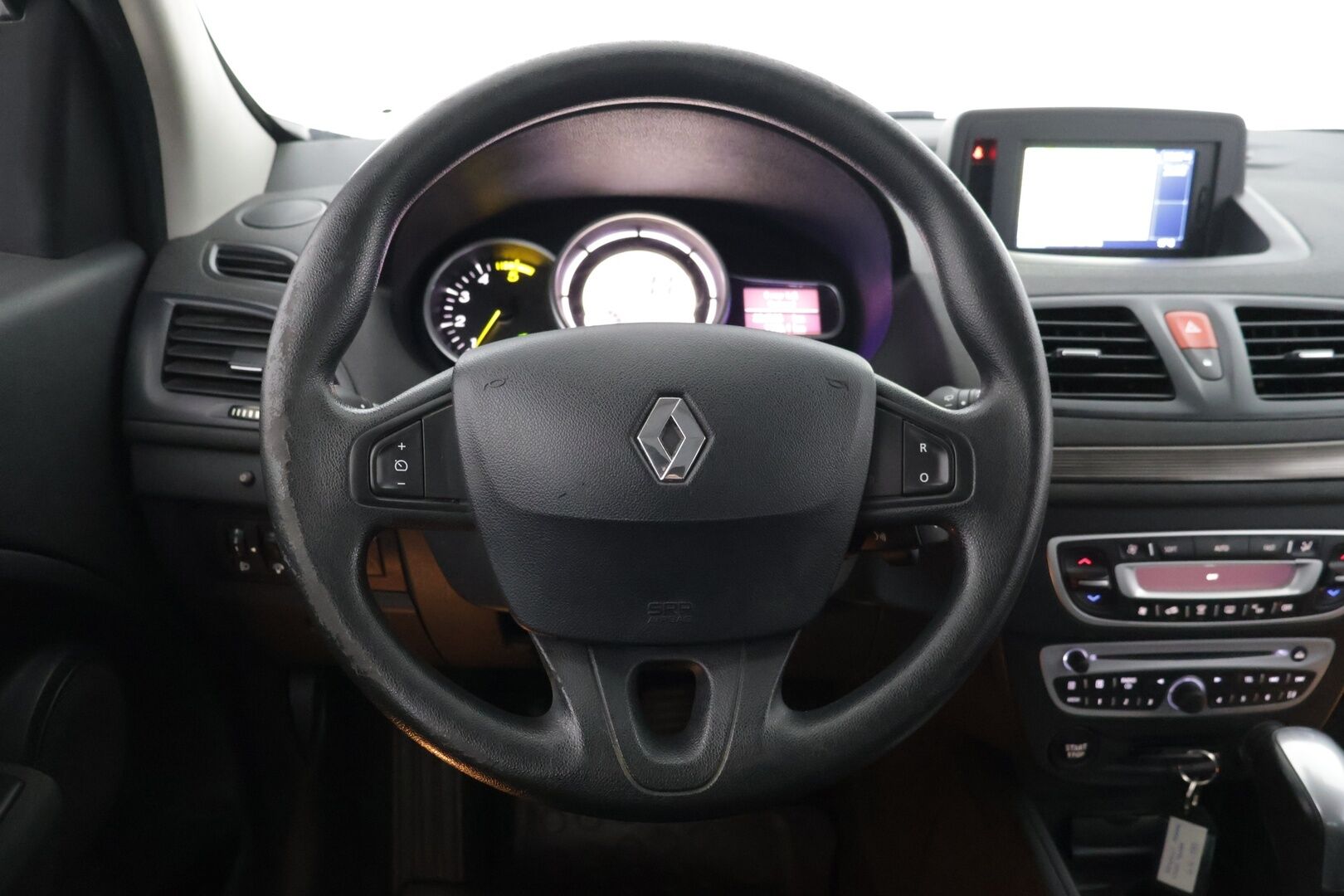 Renault Megane 2011 Sport Tourer Expression 1,5 dCi 110hv FAP aut 6-v EDC - YritysOutlet - Myydään vain yrityksille - *Suomi-auto / Peruutustutka takana / Jälkiasennettu webasto/eberi / Navigointi / 2x renkaat & alumiinivanteet*