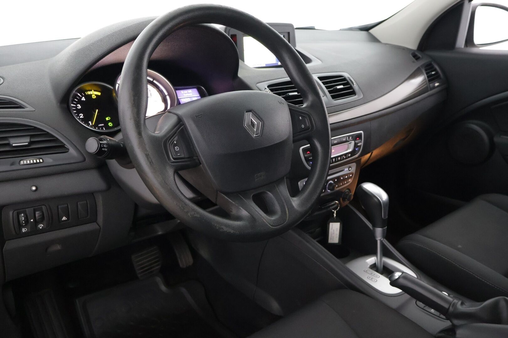 Renault Megane 2011 Sport Tourer Expression 1,5 dCi 110hv FAP aut 6-v EDC - YritysOutlet - Myydään vain yrityksille - *Suomi-auto / Peruutustutka takana / Jälkiasennettu webasto/eberi / Navigointi / 2x renkaat & alumiinivanteet*