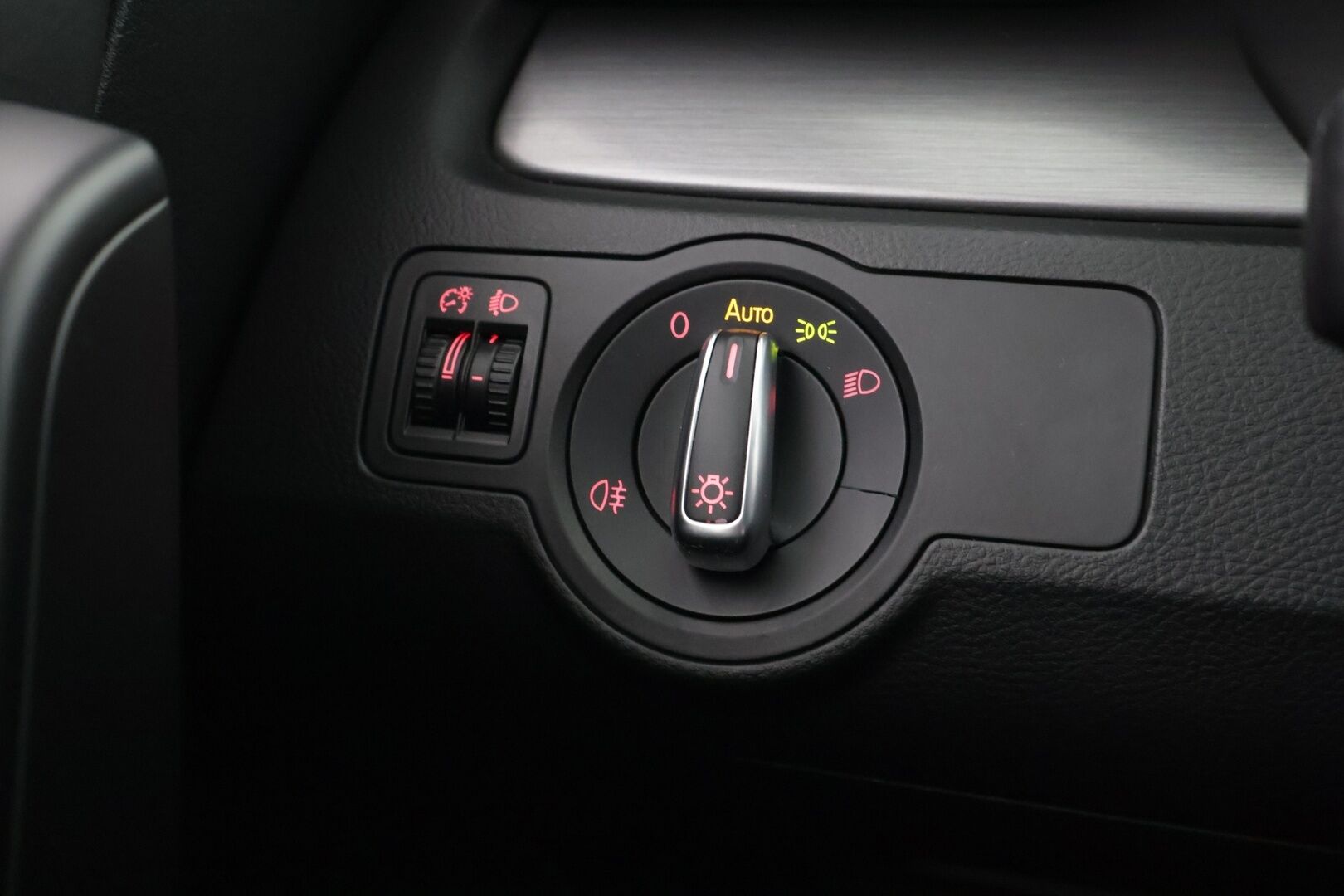 Volkswagen Passat 2011 1,4 TSI Comfortline 90 kW (122 hv) DSG-automaatti BlueMotion Technology - *Lohko / Vakkari / Navi / Bluetooth!*