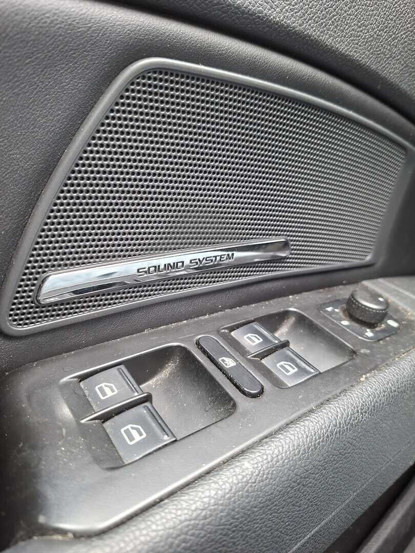 Skoda Superb 2011 Combi 2,0 TDI 140 Elegance DSG Autom. - YritysOutlet - Myydään vain yrityksille - Vakkari | Nahkapenkit | Lohko | 2x Renkaat | Seuraava katsastus 04/27