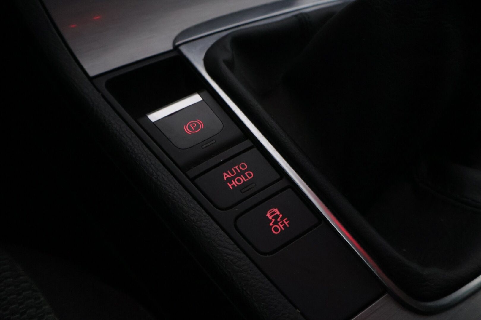 Volkswagen Passat 2011 Variant Comfortline 2,0 TDI 103 kW (140 hv) BlueMotion Technology - YritysOutlet - Myydään vain yrityksille - Juuri katsastettu / Kahdet hyvät renkaat / Suomi-auto! 