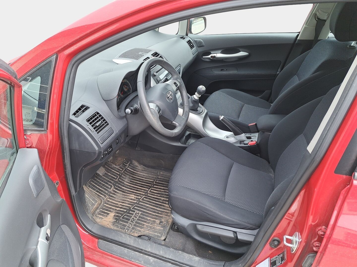 Toyota Auris 2011 1,6 Valvematic Linea Sol 5ov * Suomiauto / Vakkari / Lohko&Sisäpistoke / Ilmastointi / 2x Renkaat! - 2x Alkuperäisvanteet / Juuri tullut Tampereelle!