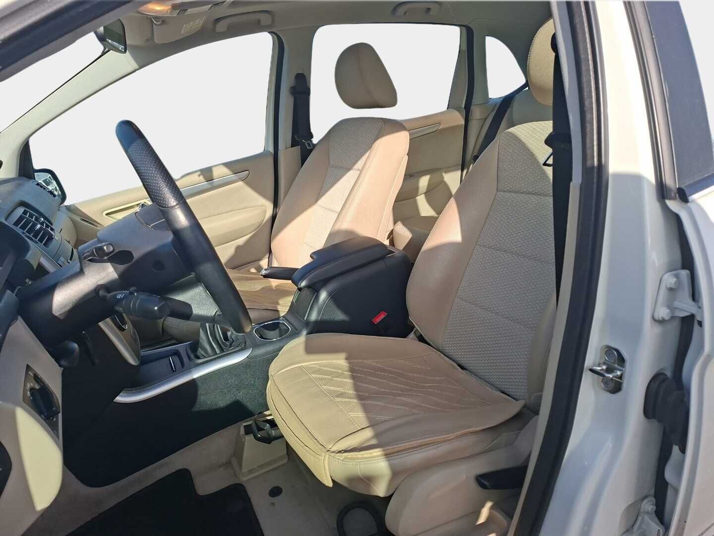 Mercedes-Benz B 2011 180 BE Premium Business ** Vaalea puolnahka sisusta / Lasikatto / Lohko + sisäpistoke