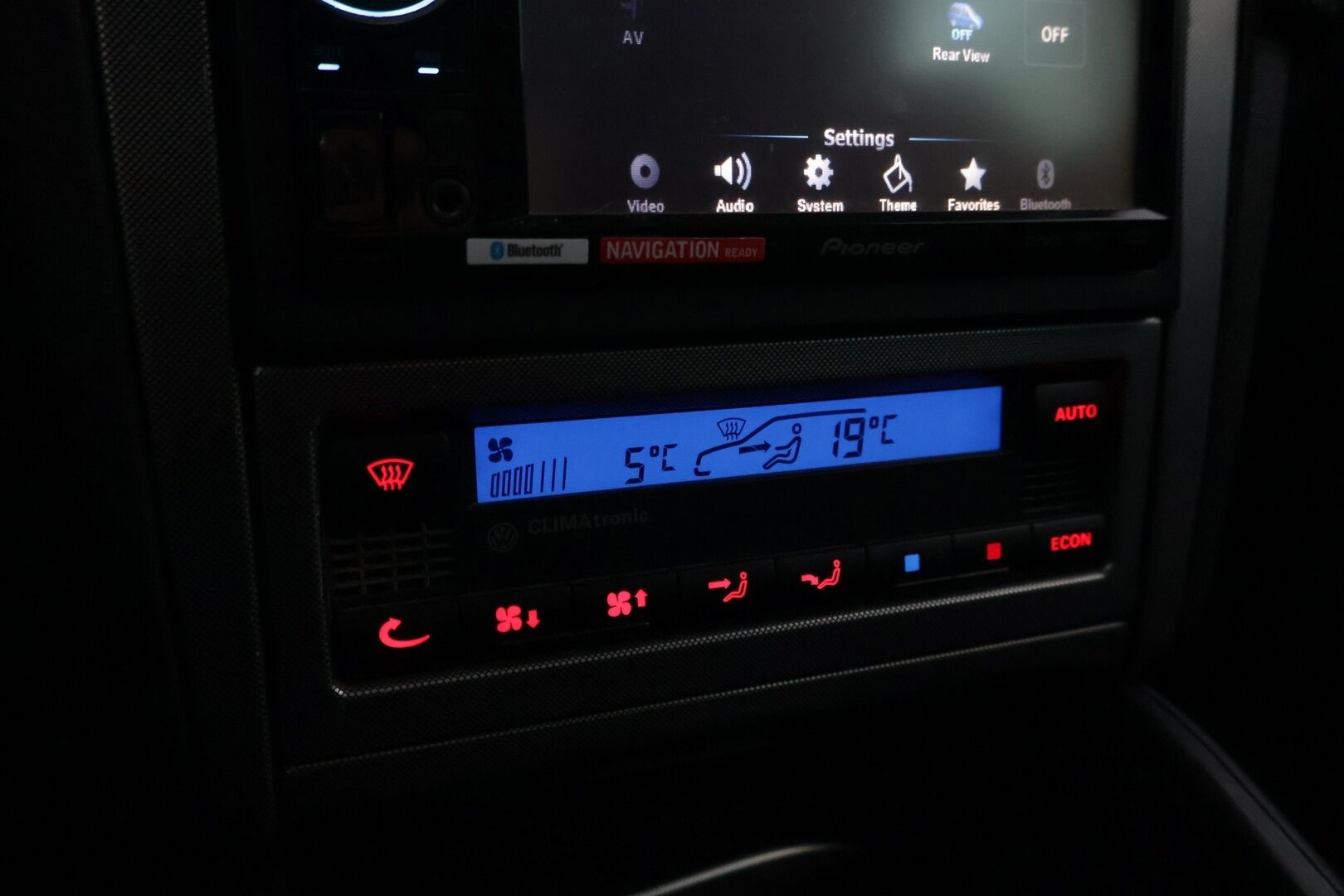 Volkswagen Golf 2003 1,9 - YritysOutlet - Myydään vain yrityksille - Vetokoukku / Multimedia näyttö / Sporttipenkit / GTI Mittaristo