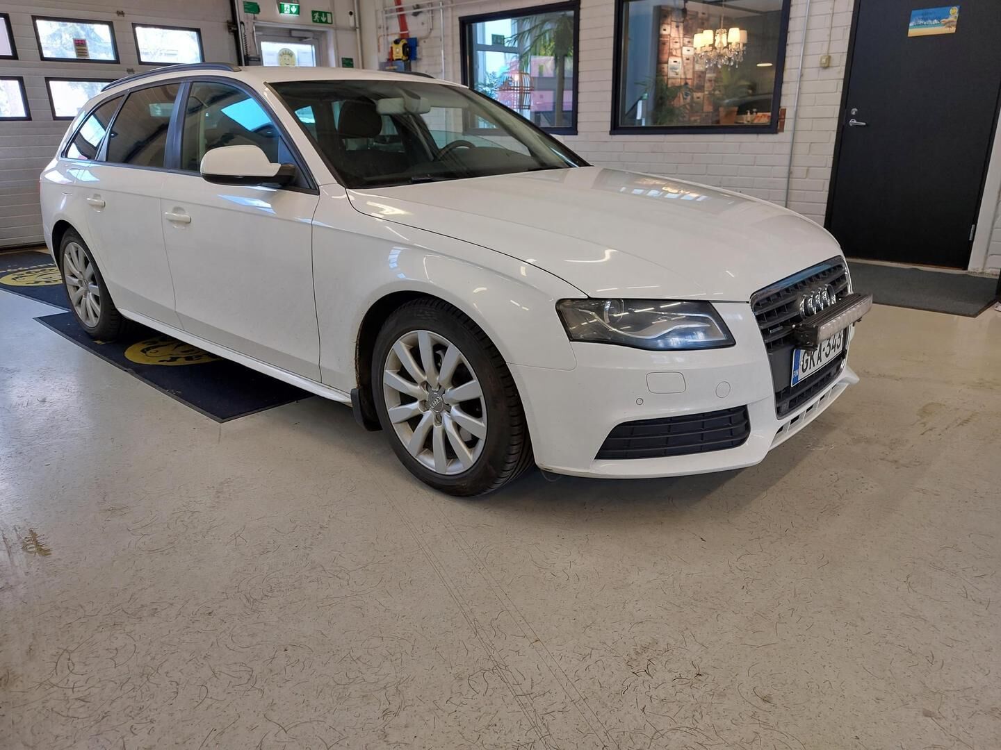 Audi A4 2011 Avant 2,0 TDI DPF quattro Start-Stop Alpine Pro - YritysOutlet - Myydään vain yrityksille