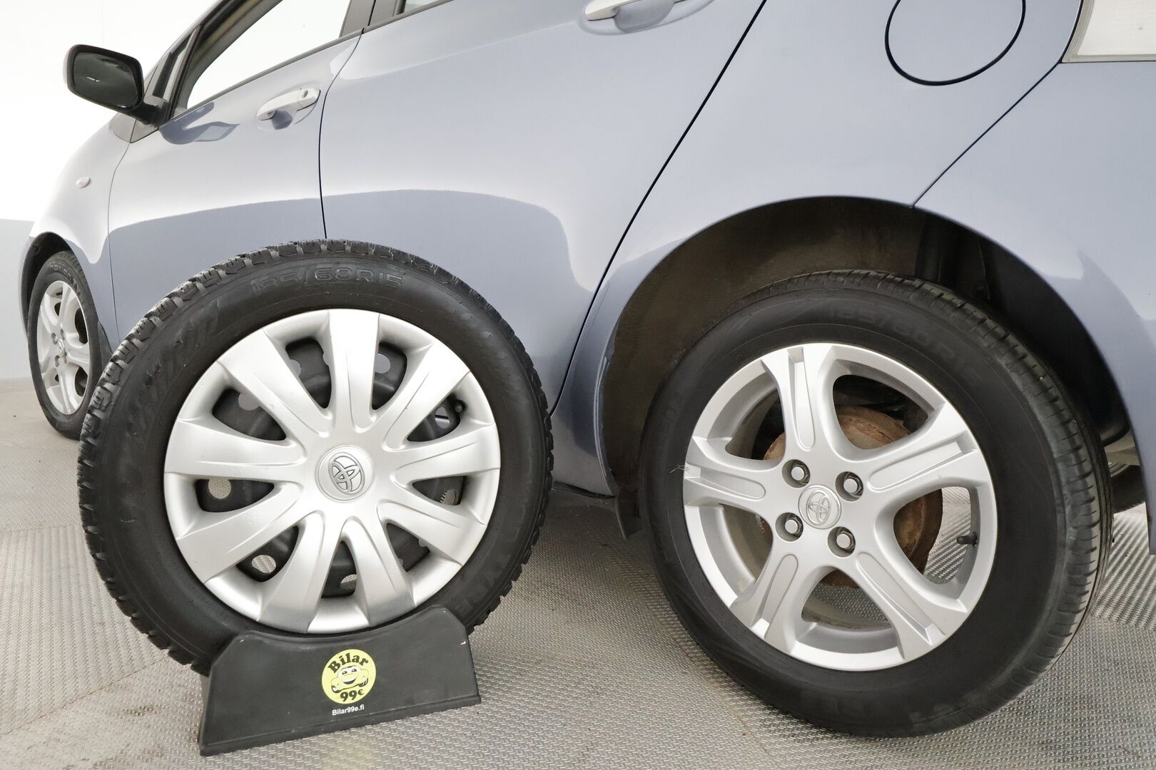 Toyota Yaris 2011 1,33 Dual VVT-i Stop & Start Edition 2011 5ov**Lohko- ja Sisätilanlämmitin / Aut.Ilmastointi / CD-Soitin / Metalliväri** - 2-Omisteinen Suomi-auto / 2x Renkaat