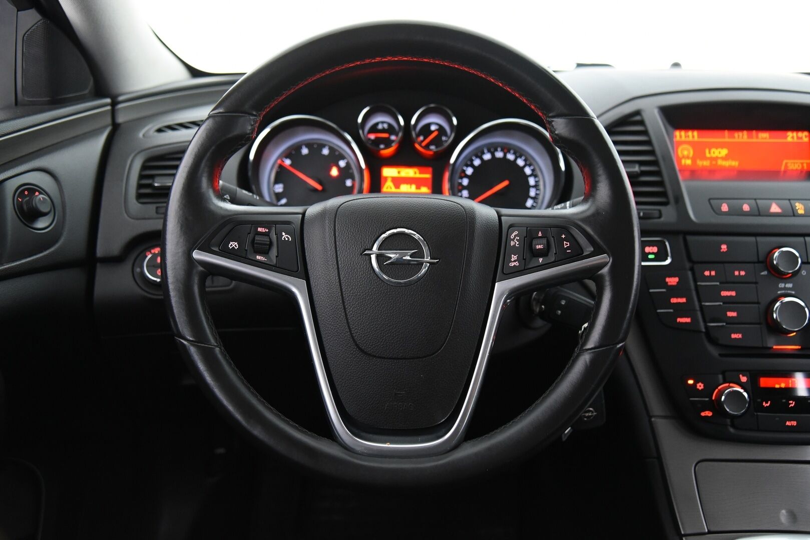 Opel Insignia 2011 Sports Tourer Edition 2,0 CDTI ecoFLEX Start/Stop 118kW MT6 BL / Suomi-Auto / Vakkari / Koukku / P. Tutkat - 2x Aluvanteet, hyvillä renkailla!