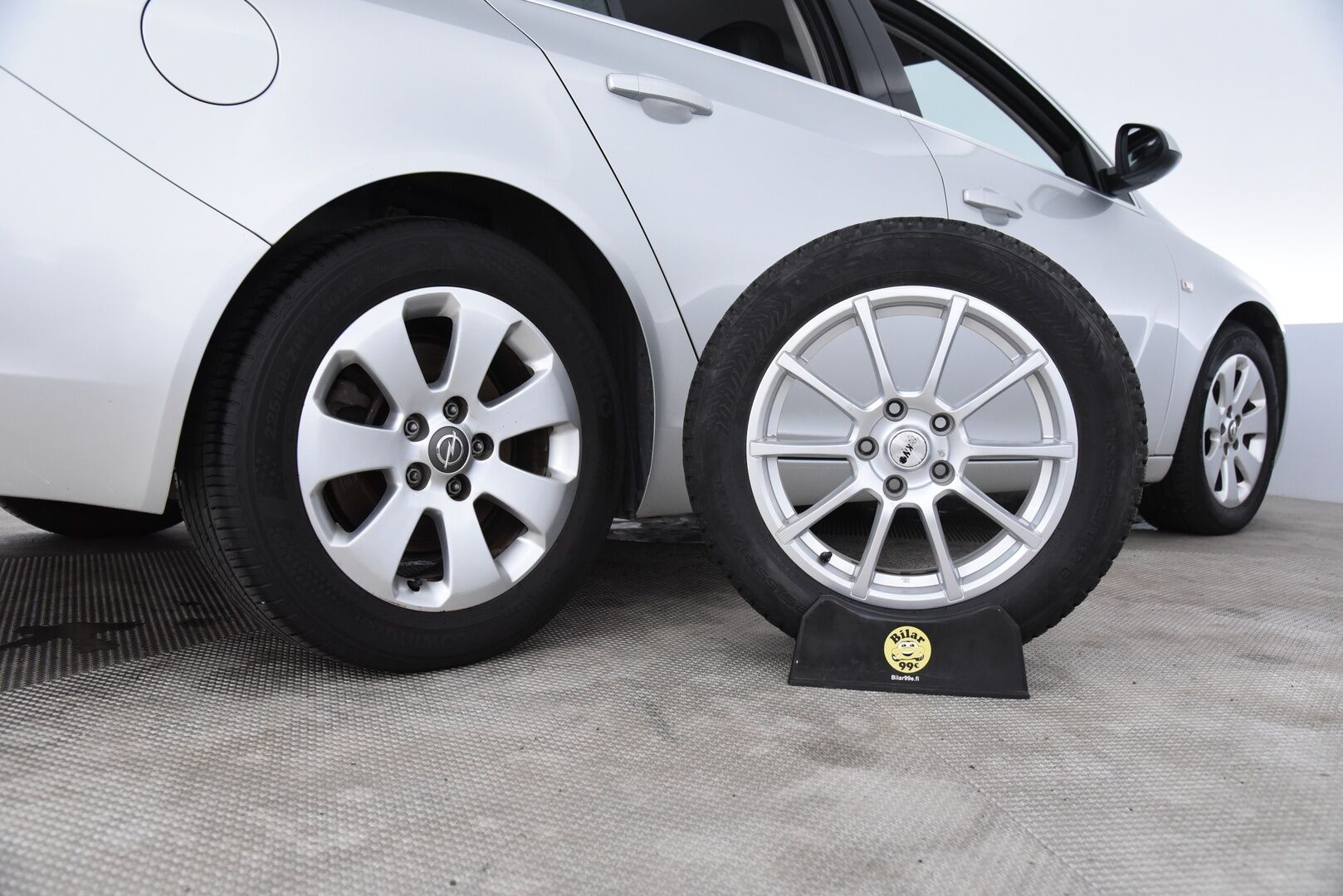 Opel Insignia 2011 Sports Tourer Edition 2,0 CDTI ecoFLEX Start/Stop 118kW MT6 BL / Suomi-Auto / Vakkari / Koukku / P. Tutkat - 2x Aluvanteet, hyvillä renkailla!