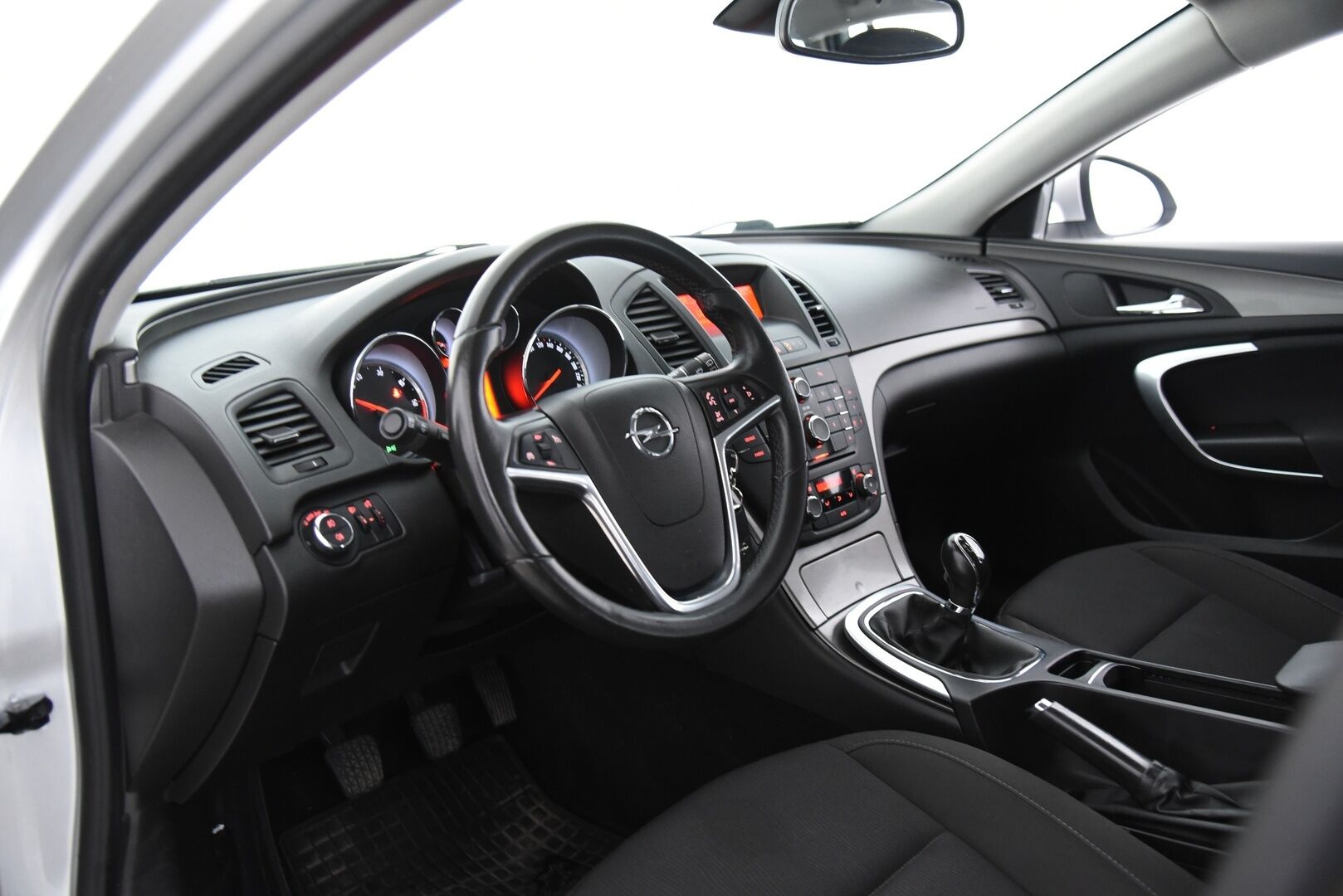 Opel Insignia 2011 Sports Tourer Edition 2,0 CDTI ecoFLEX Start/Stop 118kW MT6 BL / Suomi-Auto / Vakkari / Koukku / P. Tutkat - 2x Aluvanteet, hyvillä renkailla!