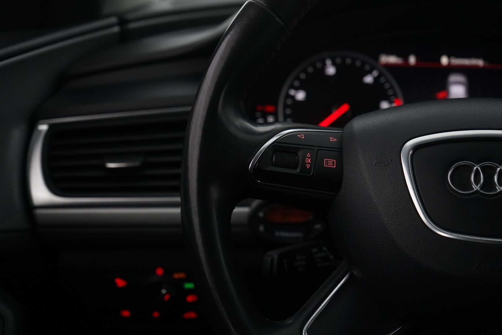 Audi A6 2012 2.0 TDI Sedan Business 130 kW multitronic Start-Stop * Webasto / Vakkari / Penkinlämmittimet / Koukku / Tutkat * - Öljynkulutusremontti tehty! / Jakohihna vaihdettu / Suomi-auto / Myydään juuri huollettuna ja katsastettuna!