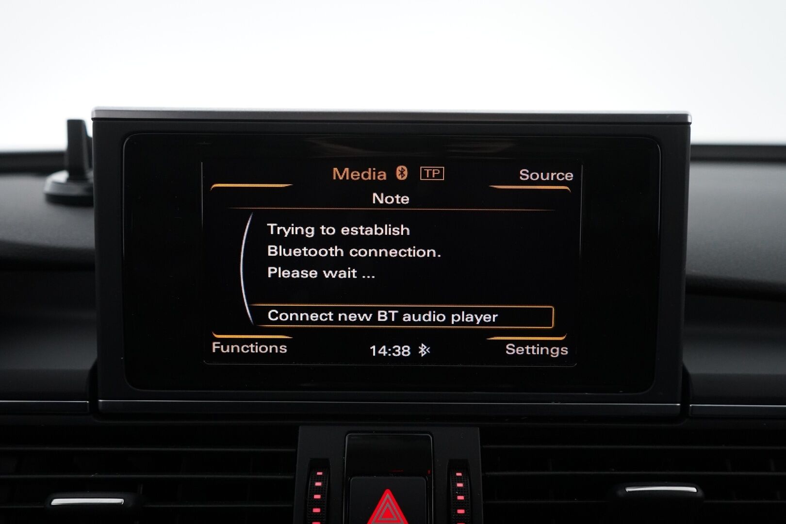 Audi A6 2012 2.0 TDI Sedan Business 130 kW multitronic Start-Stop * Webasto / Vakkari / Penkinlämmittimet / Koukku / Tutkat * - Öljynkulutusremontti tehty! / Jakohihna vaihdettu / Suomi-auto / Myydään juuri huollettuna ja katsastettuna!