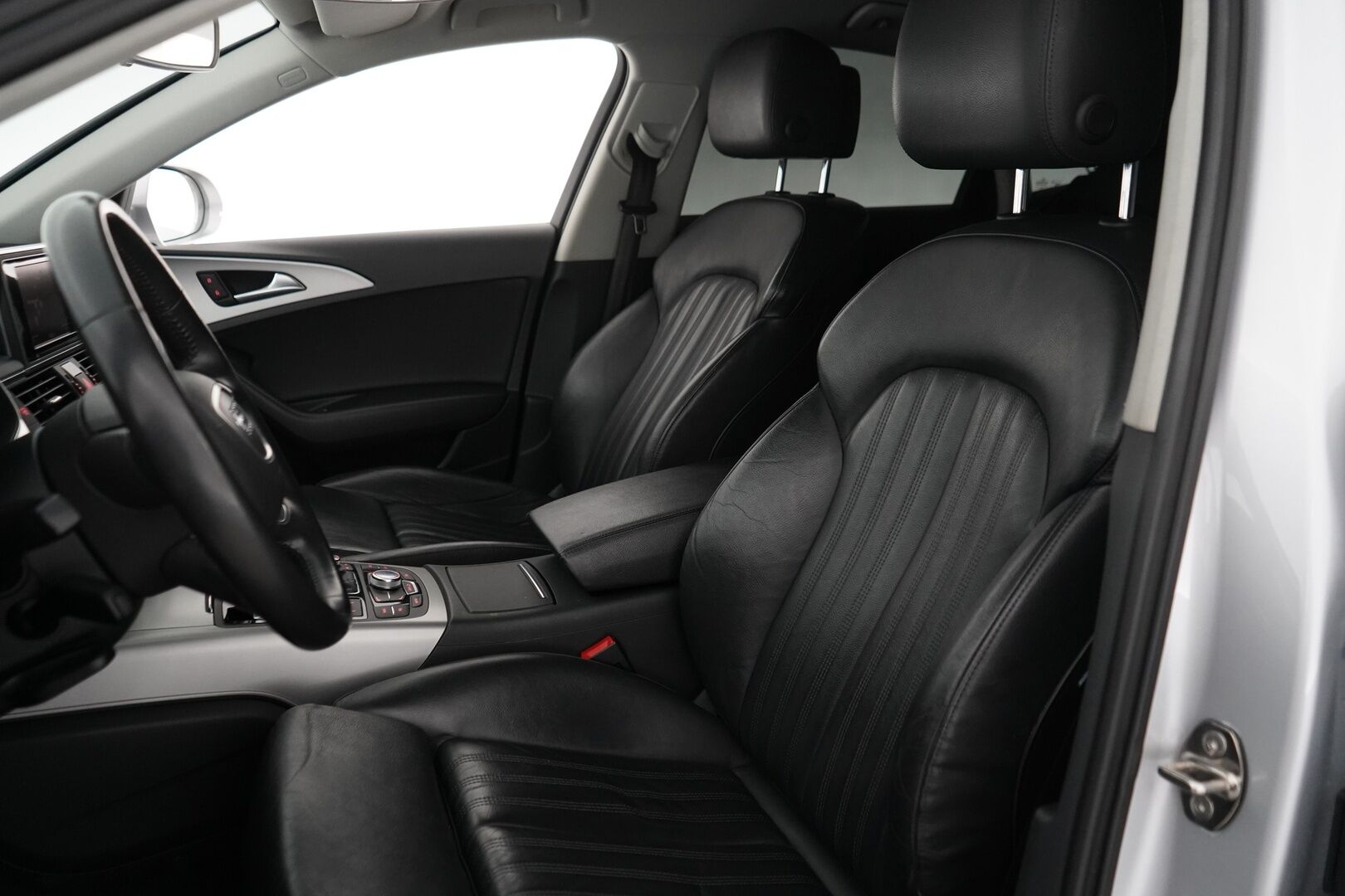 Audi A6 2012 2.0 TDI Sedan Business 130 kW multitronic Start-Stop * Webasto / Vakkari / Penkinlämmittimet / Koukku / Tutkat * - Öljynkulutusremontti tehty! / Jakohihna vaihdettu / Suomi-auto / Myydään juuri huollettuna ja katsastettuna!