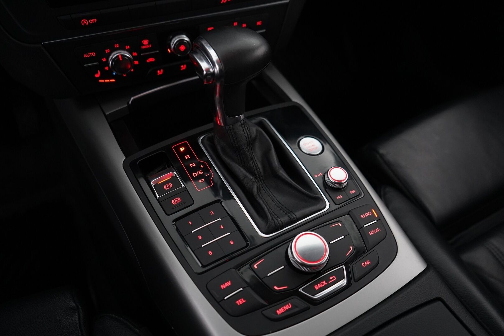 Audi A6 2012 MYYDÄÄN HUUTOKAUPAT.COM - Öljynkulutusremontti tehty! / Jakohihna vaihdettu / Suomi-auto / Myydään juuri huollettuna ja katsastettuna!