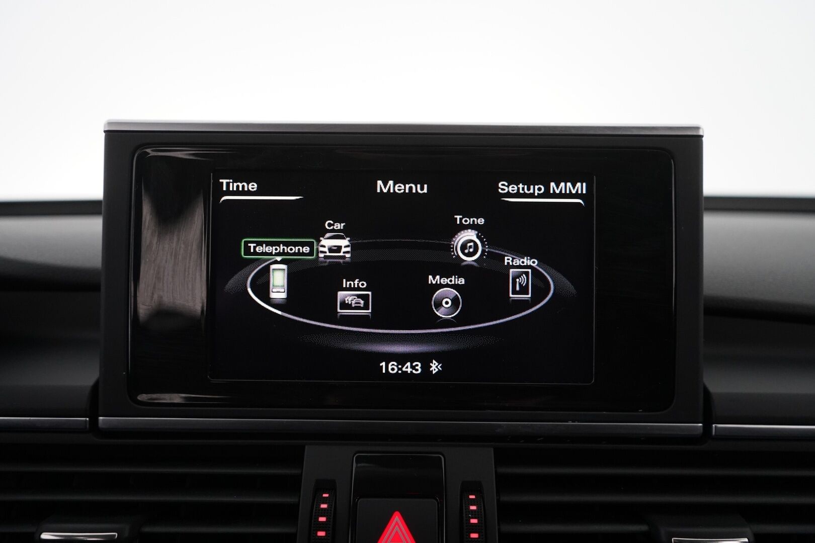 Audi A6 2012 MYYDÄÄN HUUTOKAUPAT.COM - Öljynkulutusremontti tehty! / Jakohihna vaihdettu / Suomi-auto / Myydään juuri huollettuna ja katsastettuna!