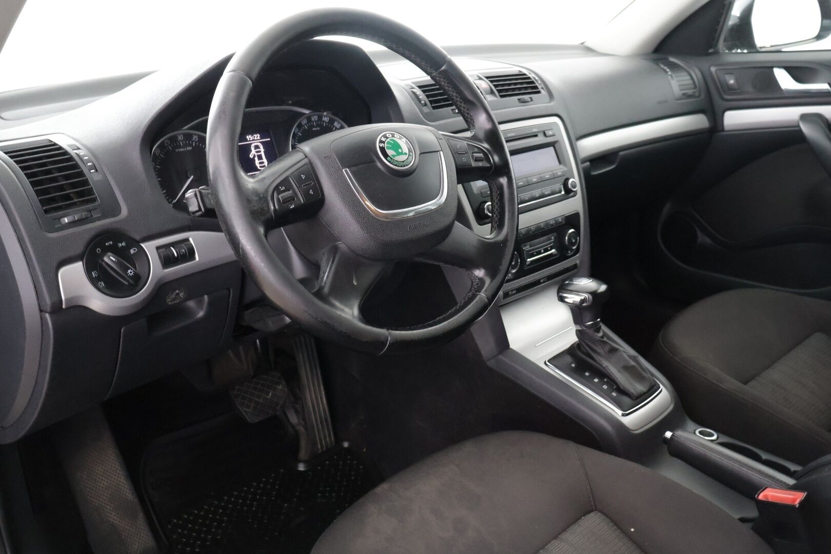 Skoda Octavia 2012 Combi 2,0 TDI 140 4x4 Elegance DSG Autom. *YritysOulet - Myydään vain Yrityksille* - | Suomi-auto | Tutkat | Neliveto | Vetokoukku | 2x renkaat |