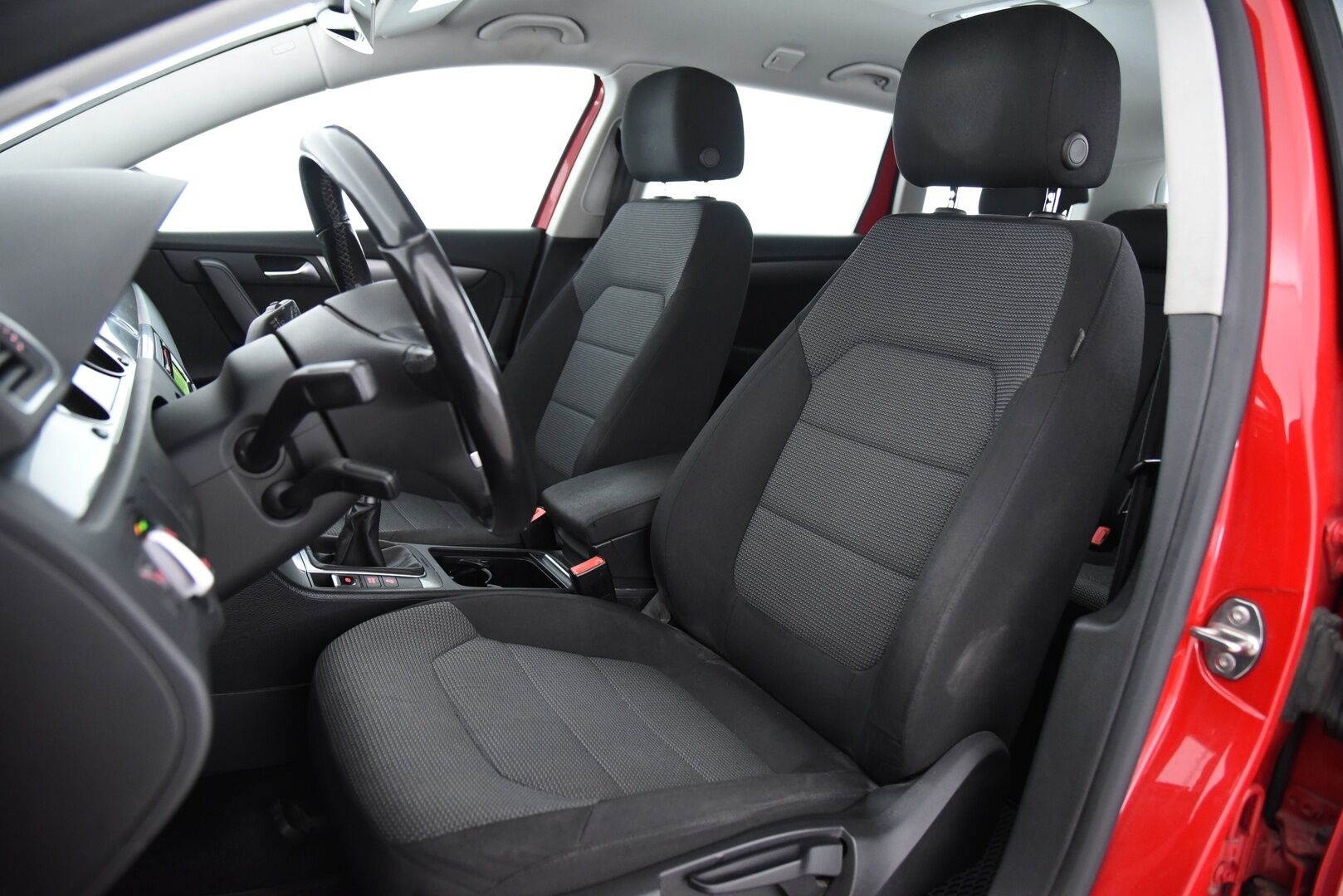 Volkswagen Passat 2012 Comfortline Neliveto 2,0 TDI 103kW ** Suomi-Auto / Webasto / Vetokoukku / Vakionopeudensäädin / Sähköluukku / Xenon ** - Myydään Huutokaupat.comissa!