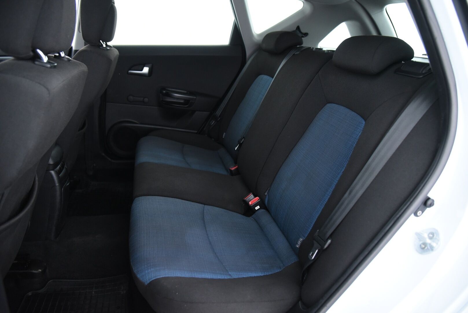 Kia cee'd 2012 1,6 ISG Active SW EcoDynamics / Lohkolämmitin / Vetokoukku / Suomi-auto / - YritysOutlet - Myydään vain yrityksille - Huoltokirja! / Siisti tilava farmari! / 2x Renkaat!