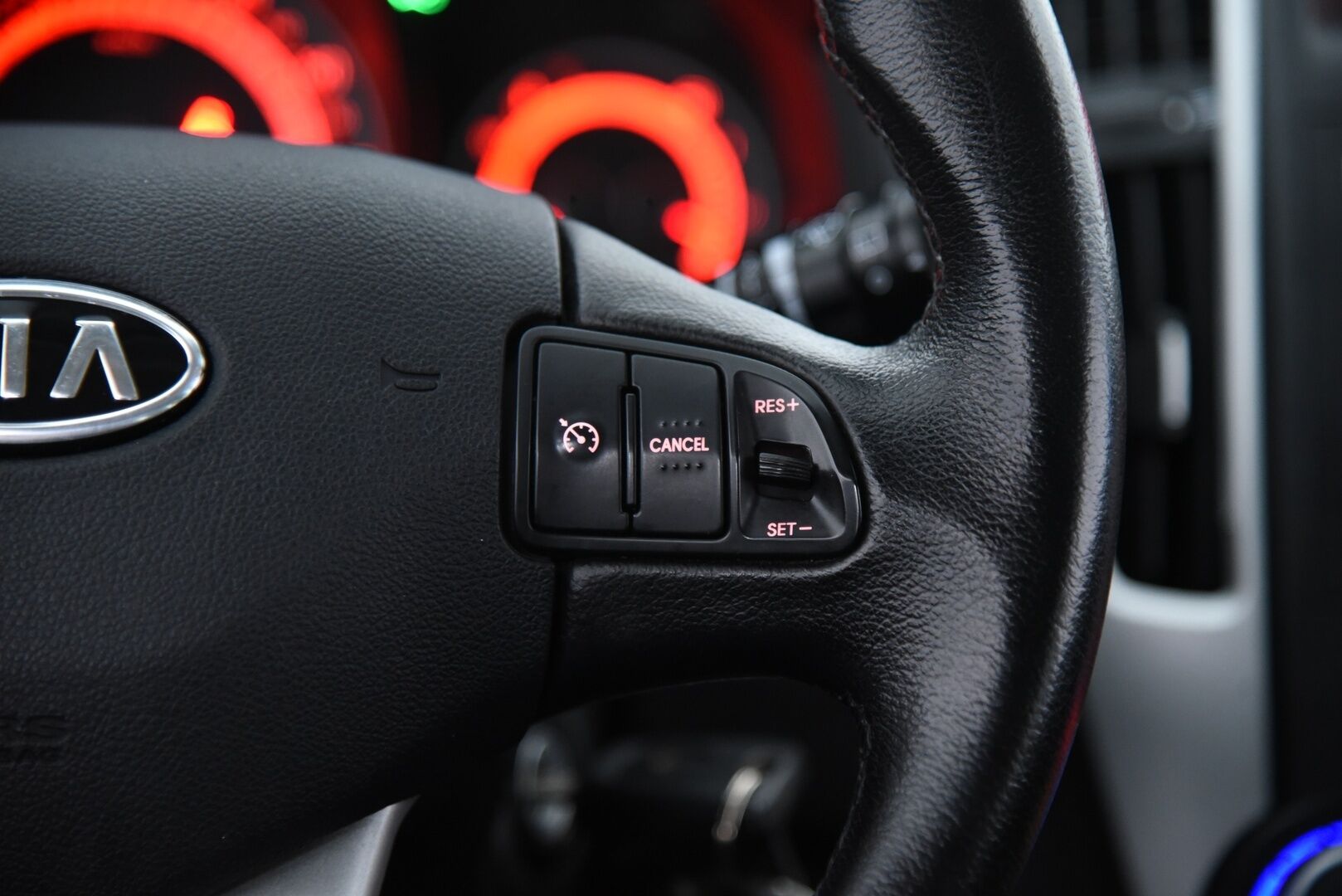 Kia cee'd 2012 1,6 ISG Active SW EcoDynamics / Lohkolämmitin / Vetokoukku / Suomi-auto / - YritysOutlet - Myydään vain yrityksille - Huoltokirja! / Siisti tilava farmari! / 2x Renkaat!