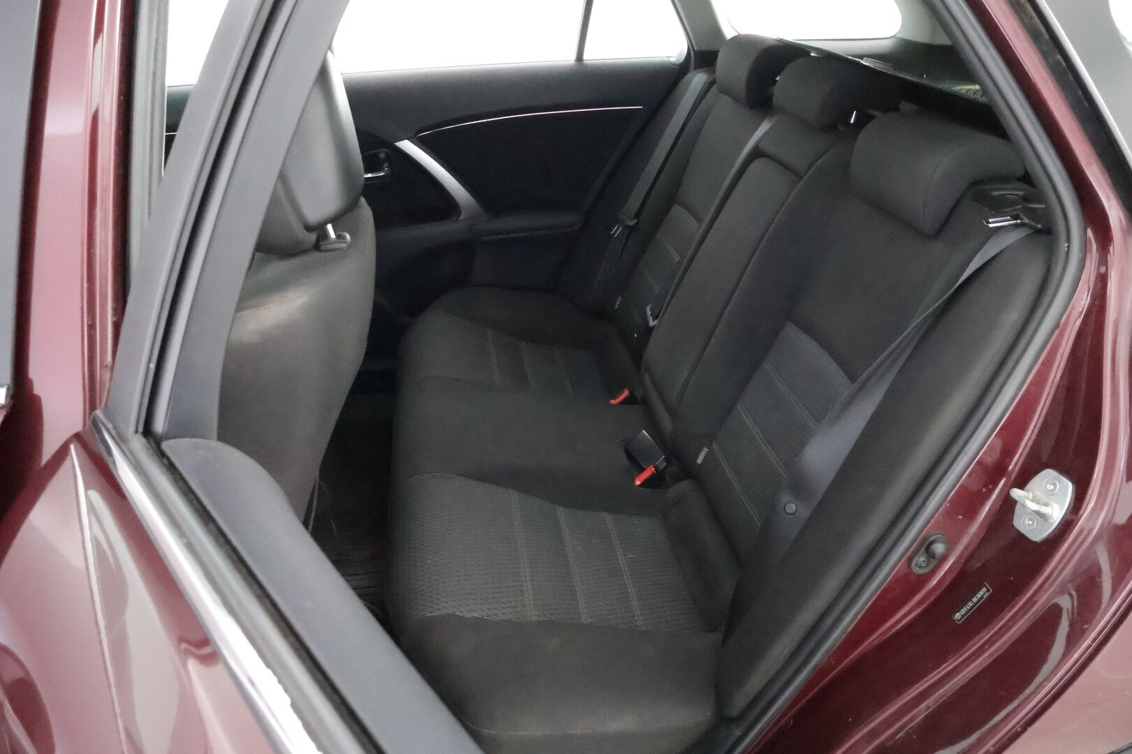 Toyota Avensis 2012 1,8 Valvematic Linea Sol Wagon - YritysOutlet - Myydään vain yrityksille - - YritysOutlet - Myydään vain yrityksille