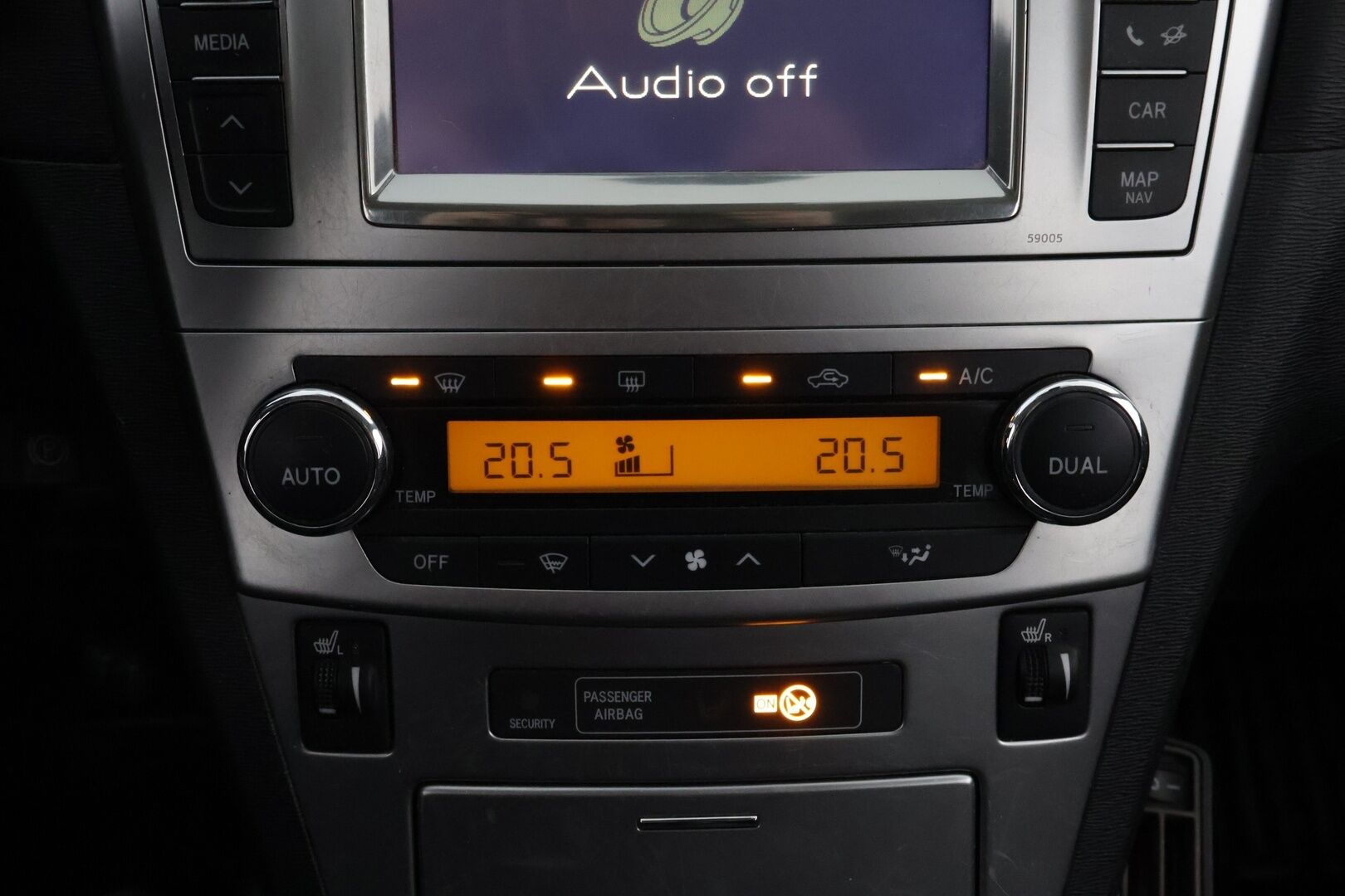 Toyota Avensis 2012 1,8 Valvematic Linea Sol Wagon - YritysOutlet - Myydään vain yrityksille - - YritysOutlet - Myydään vain yrityksille