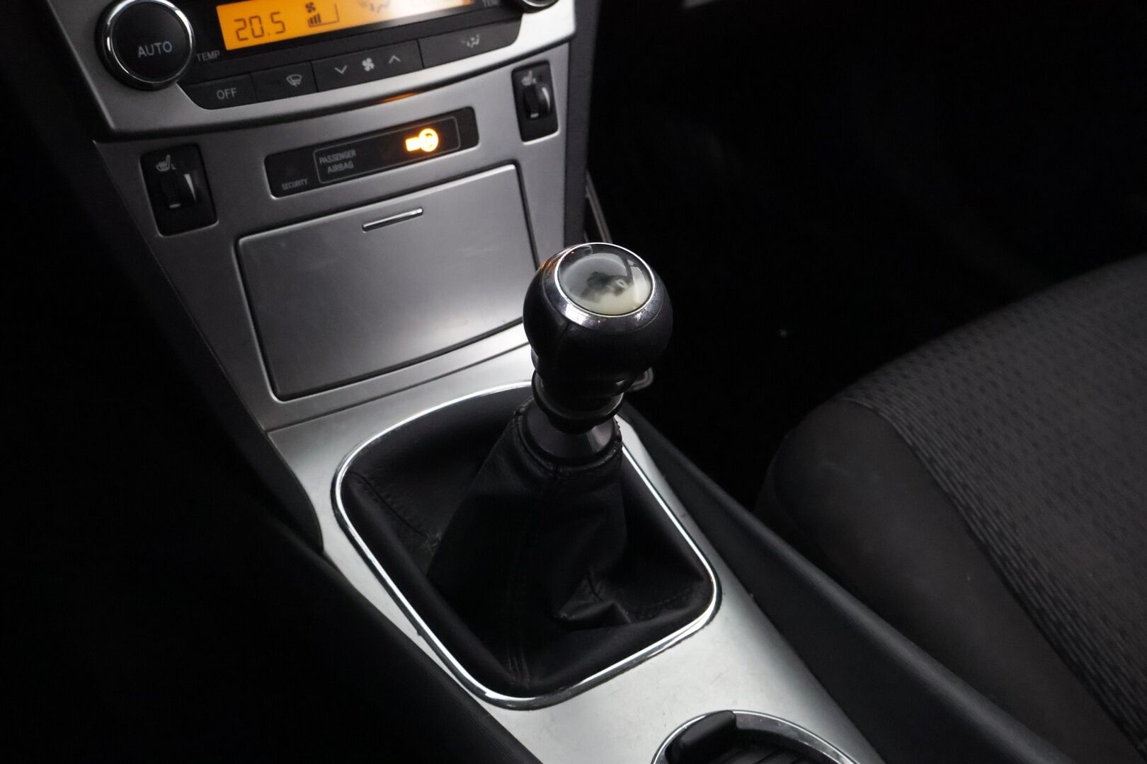 Toyota Avensis 2012 1,8 Valvematic Linea Sol Wagon - YritysOutlet - Myydään vain yrityksille - - YritysOutlet - Myydään vain yrityksille