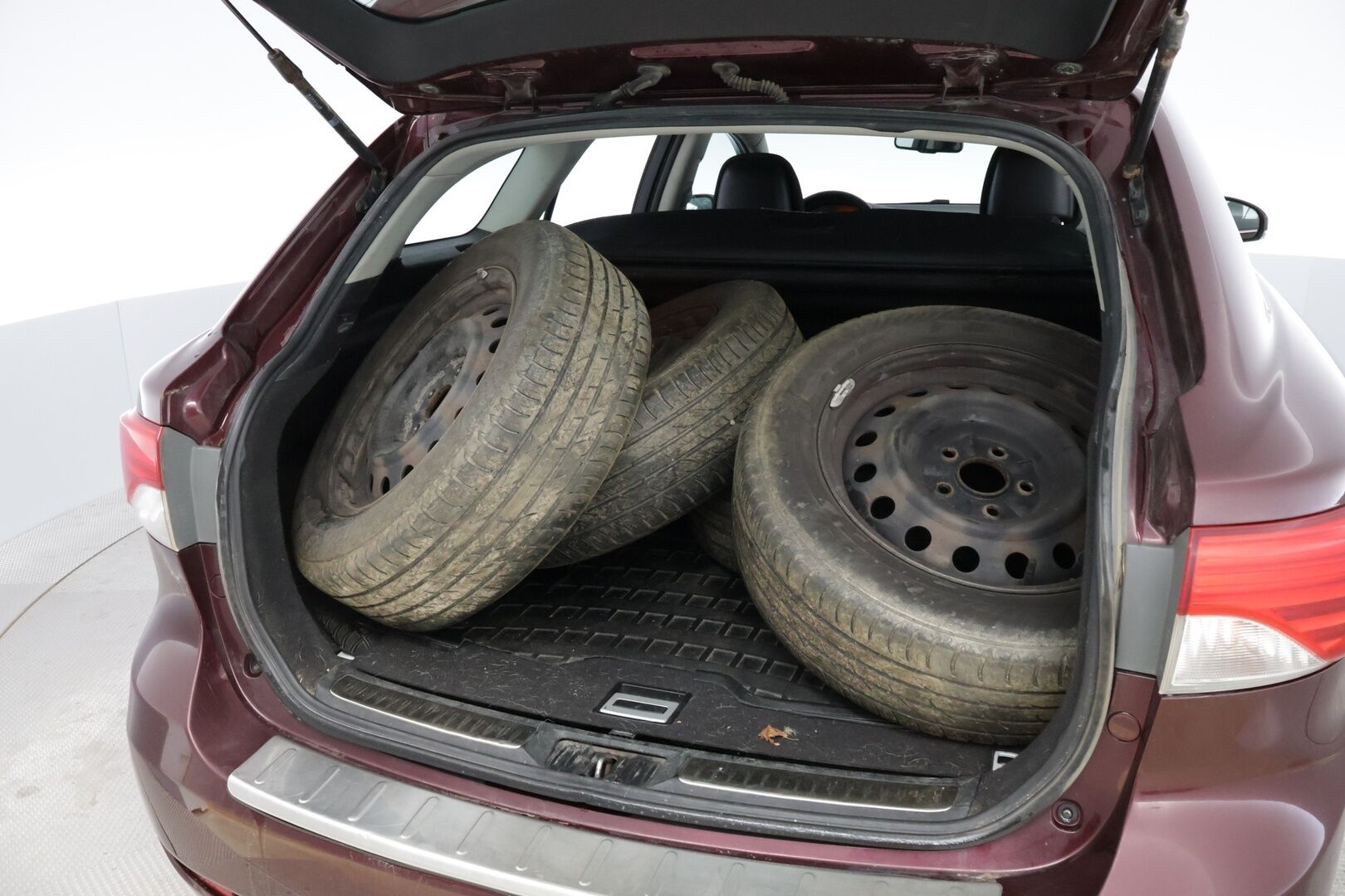 Toyota Avensis 2012 1,8 Valvematic Linea Sol Wagon - YritysOutlet - Myydään vain yrityksille - - YritysOutlet - Myydään vain yrityksille