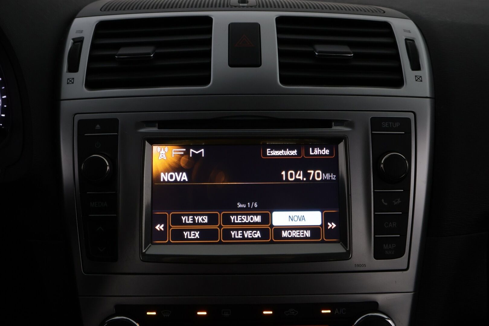 Toyota Avensis 2012 1,8 Valvematic Linea Sol Wagon - YritysOutlet - Myydään vain yrityksille - - YritysOutlet - Myydään vain yrityksille