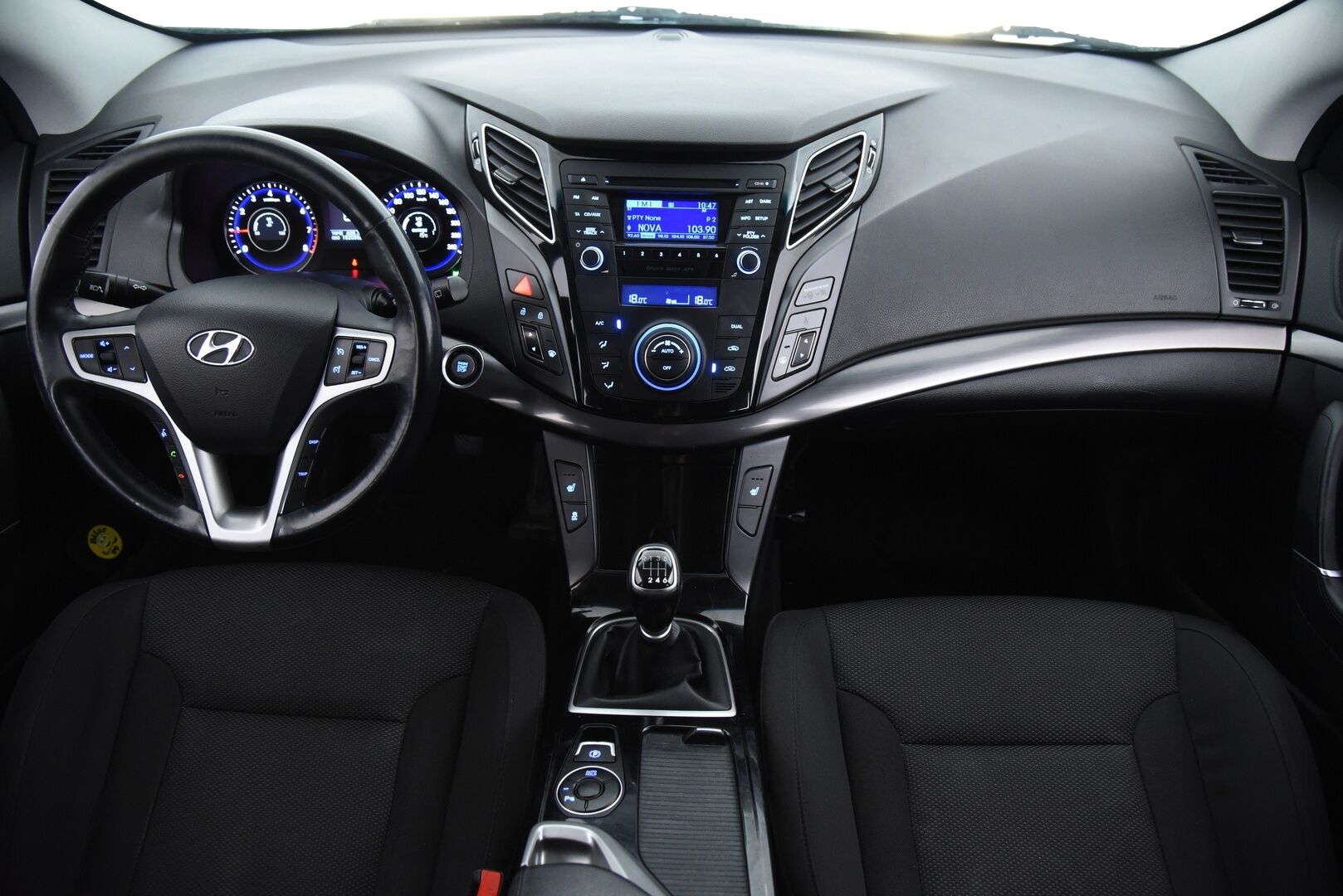 Hyundai i40 2012 Wagon 1,6 GDI 6MT ISG Style - Suomi-auto / Vakkari / P-kamera / Sähköpenkki / 2x renkaat