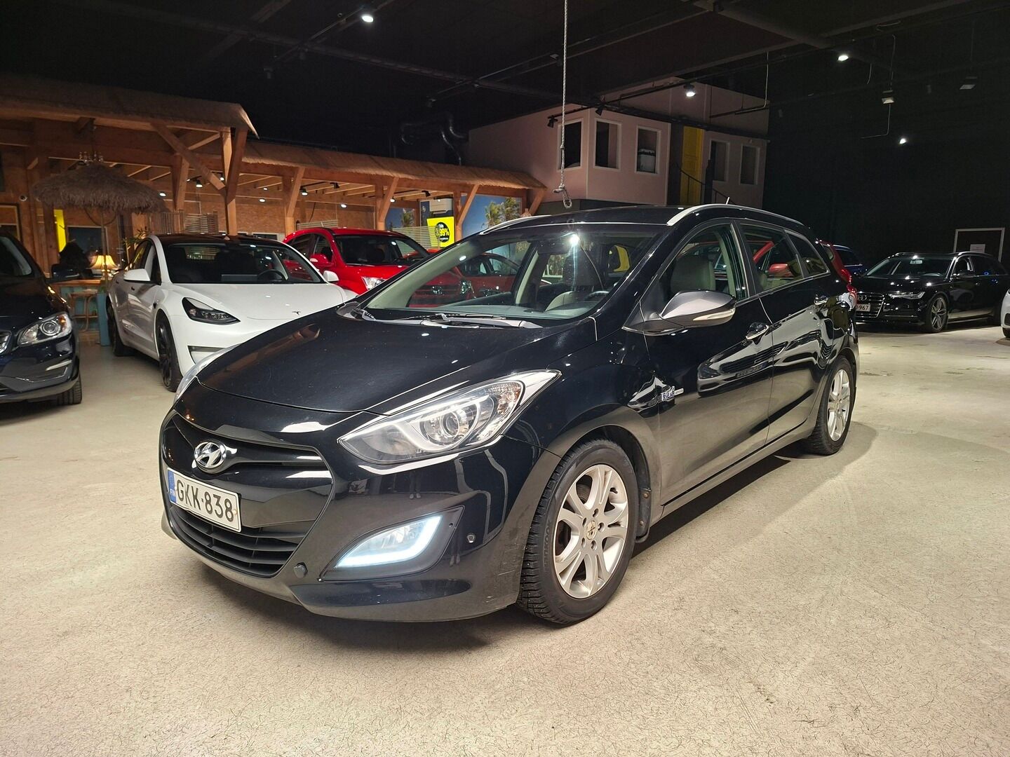Hyundai i30 Wagon 2013 1,6 GDI 6MT ISG Style - Suomiauto | Sähkösäätöiset nahkapenkit | Lohko+sis | P.tutkat | 2x renkaat & vanteet | Juuri saapunut! - KORKO VAIN 3,99 %