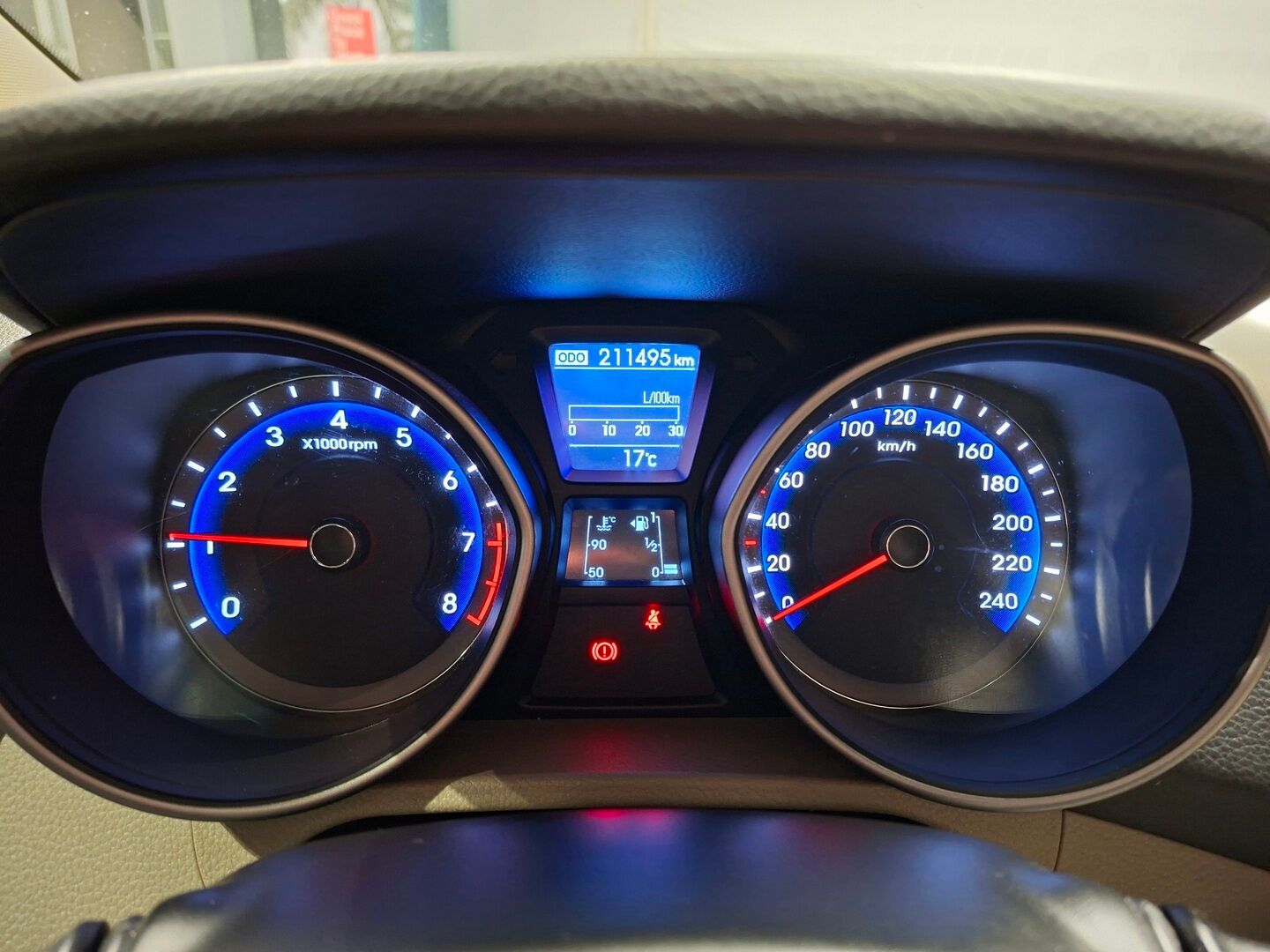 Hyundai i30 Wagon 2013 1,6 GDI 6MT ISG Style - Suomiauto | Sähkösäätöiset nahkapenkit | Lohko+sis | P.tutkat | 2x renkaat & vanteet | Juuri saapunut! - KORKO VAIN 3,99 %